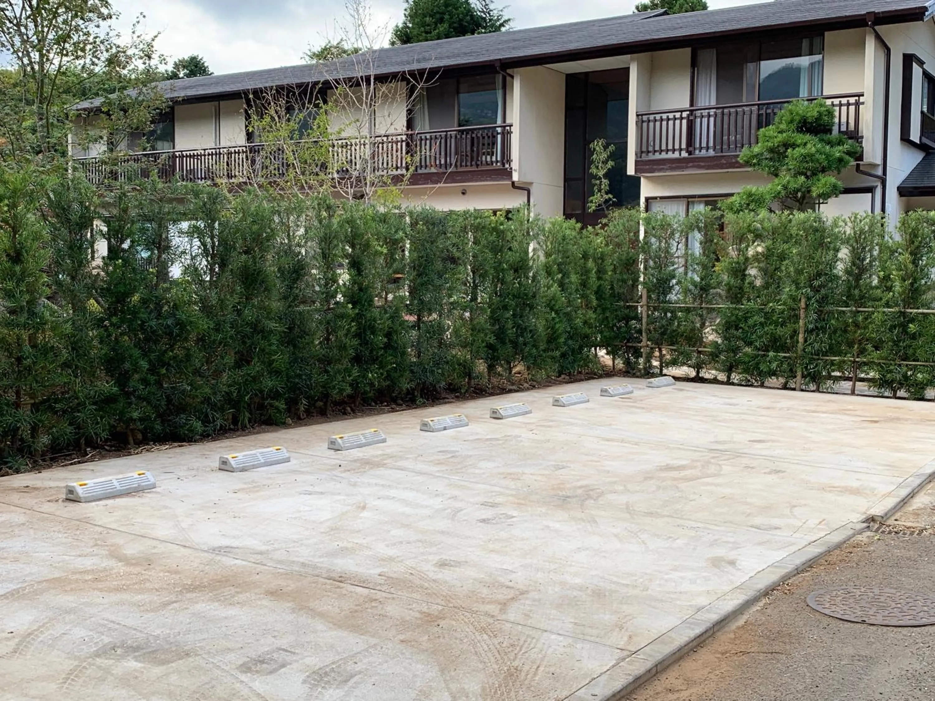 Parking in Onsen & Garden -Asante Inn-