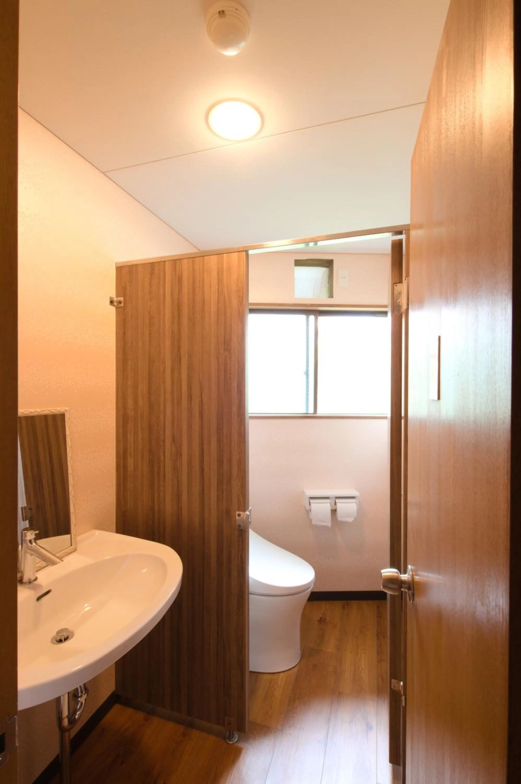 Toilet in Onsen & Garden -Asante Inn-