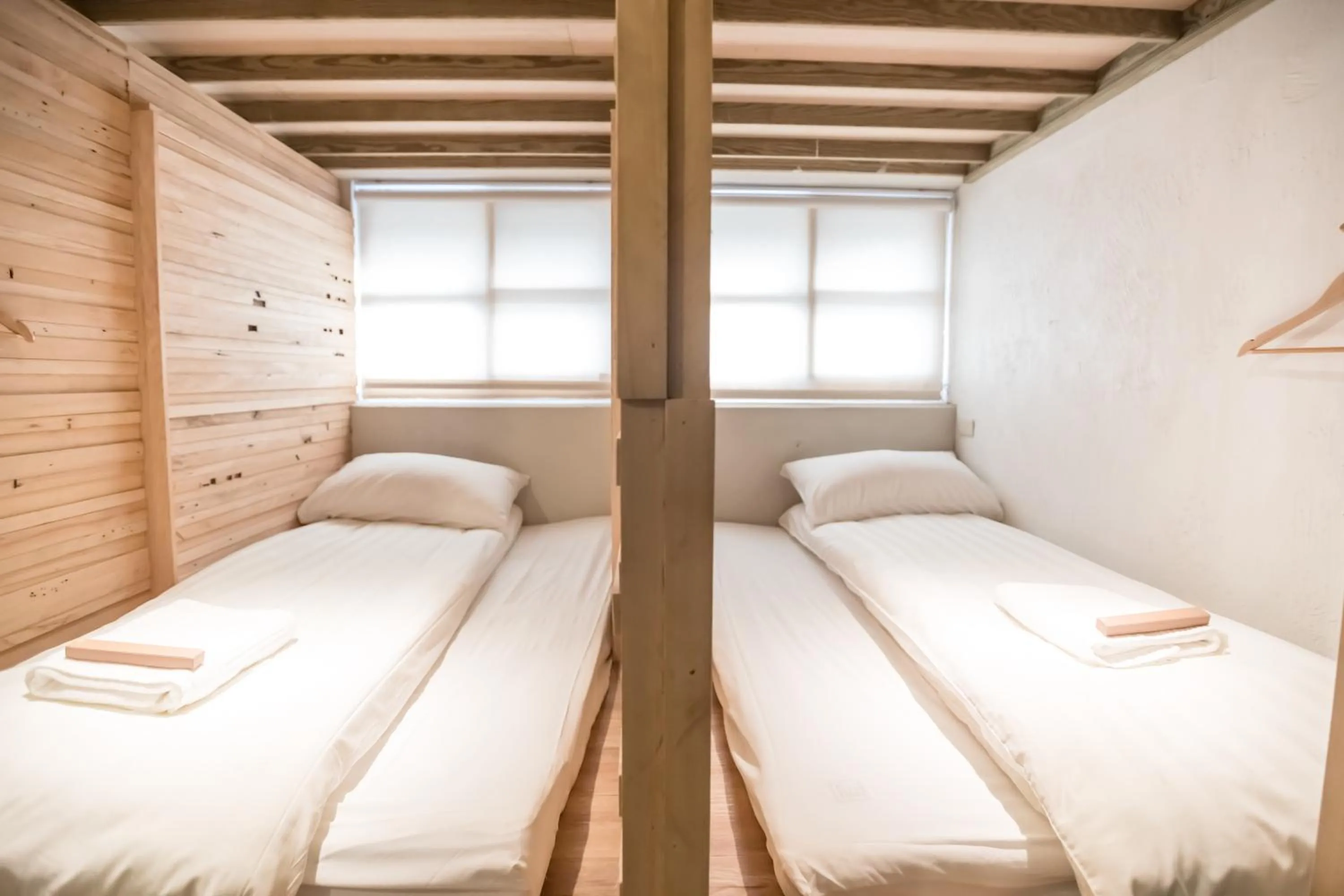 Photo of the whole room, Bed in Tiin Tinn Inn - Tiehua Xiutai