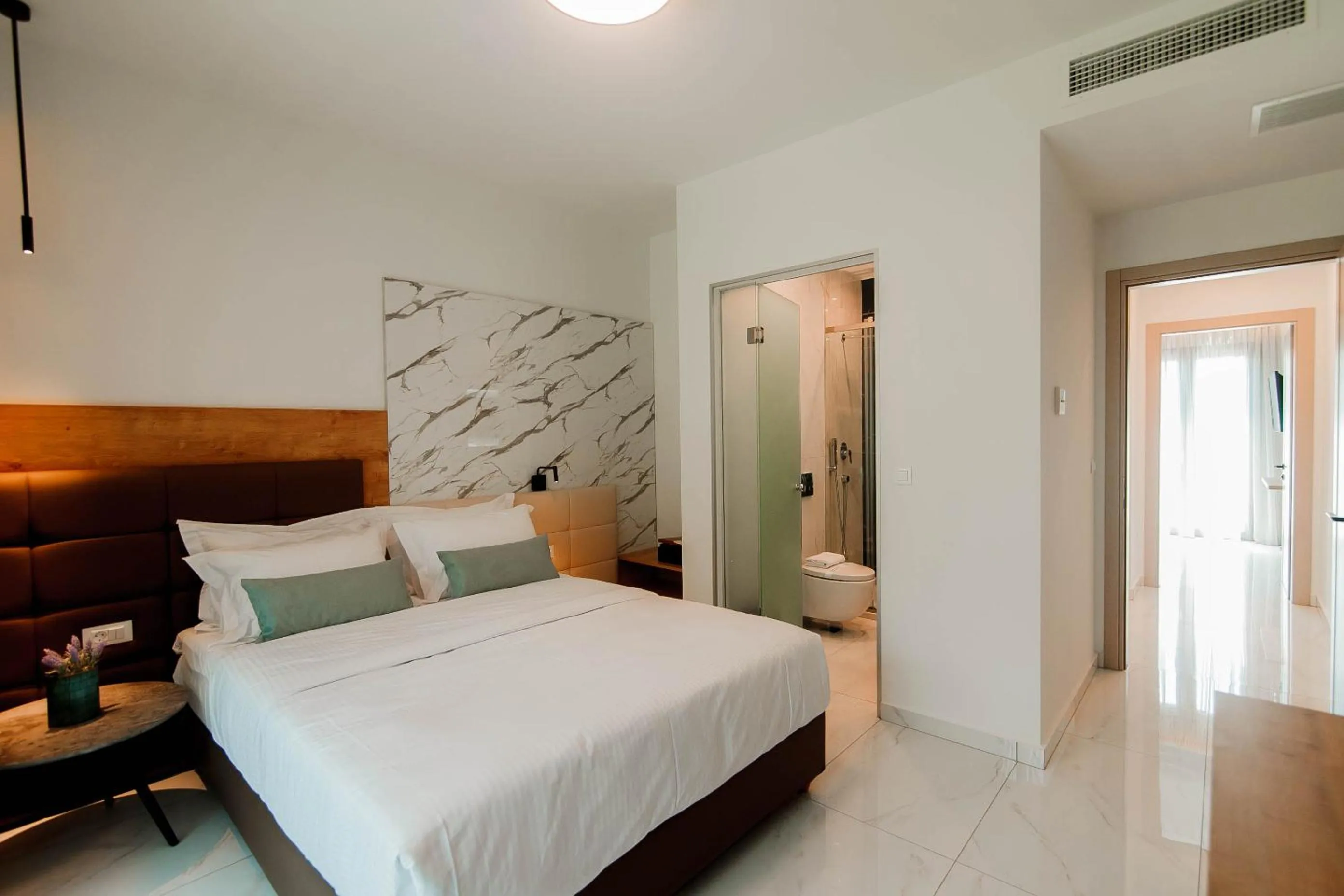 Photo of the whole room, Bed in Elite Luxury Villas