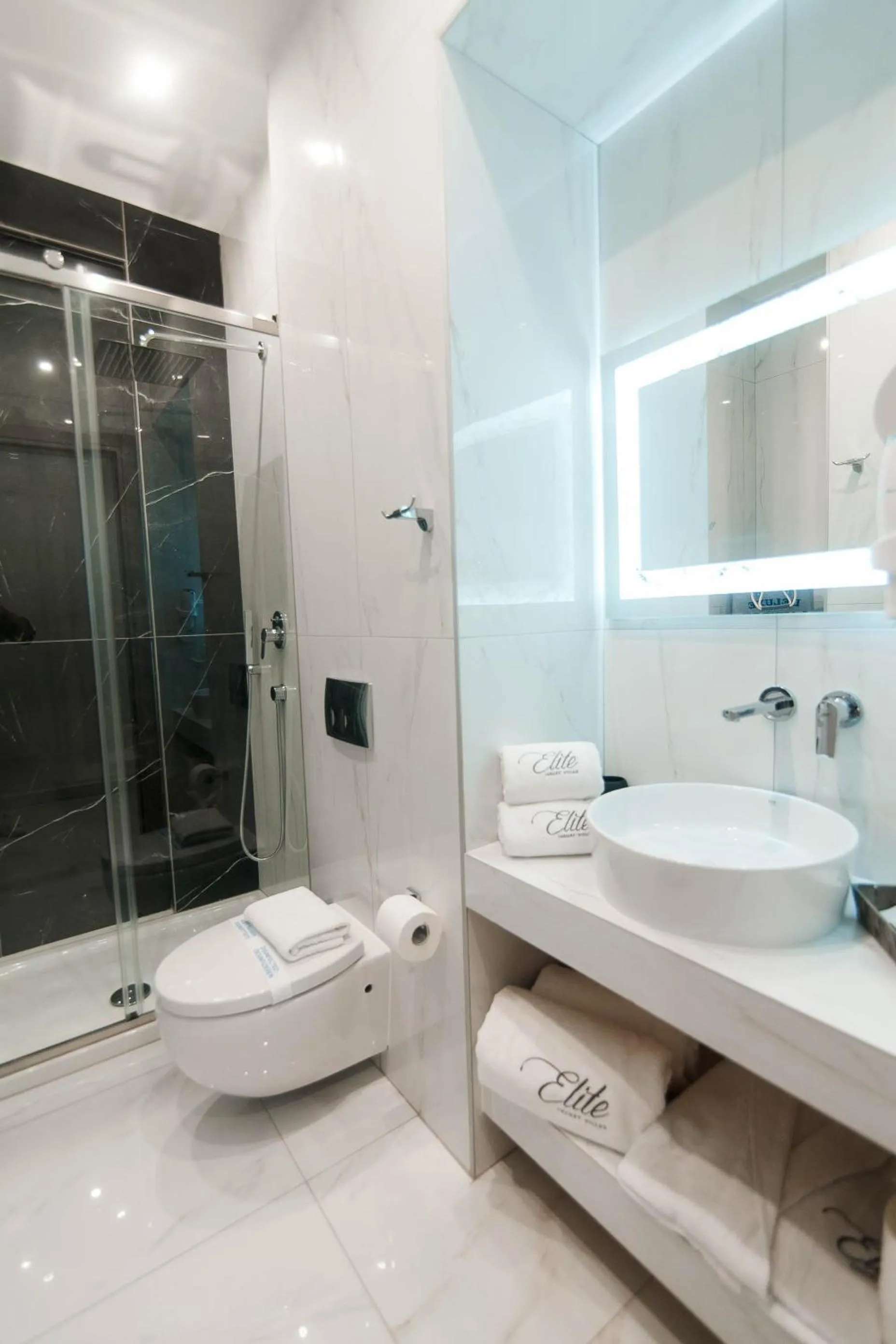 Bathroom in Elite Luxury Villas