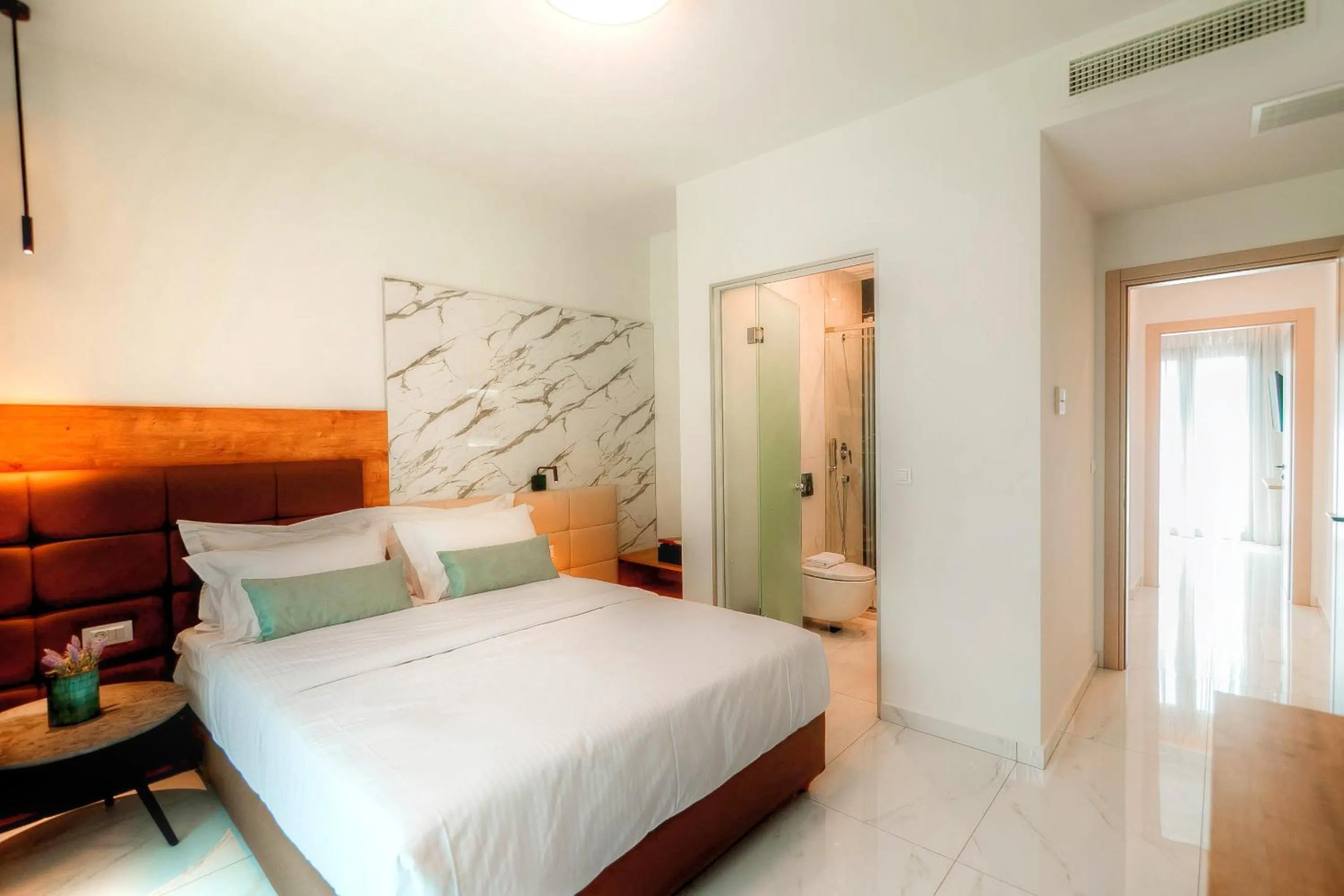 Bathroom, Bed in Elite Luxury Villas