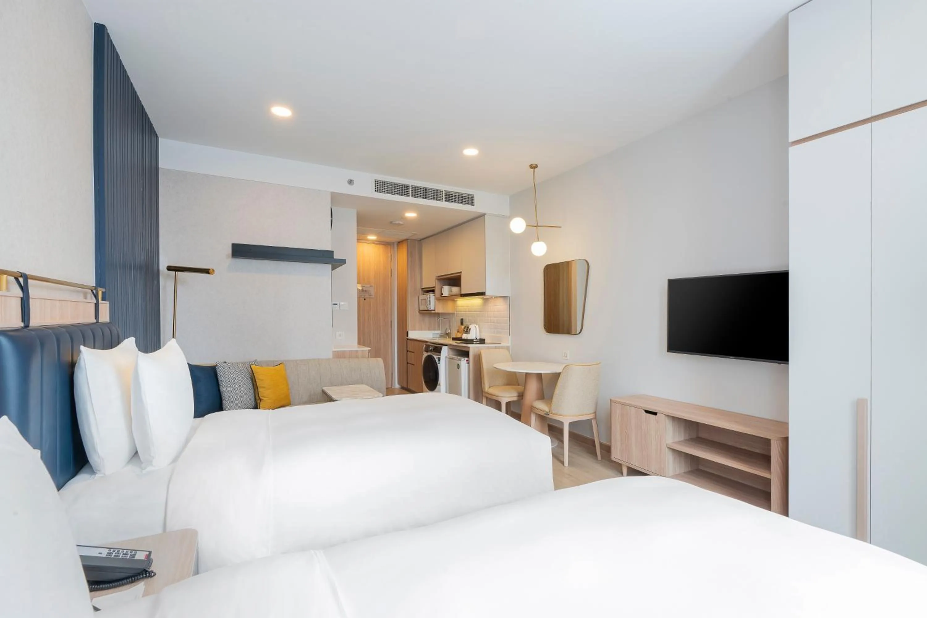 Bed in Staybridge Suites Bangkok Thonglor by IHG