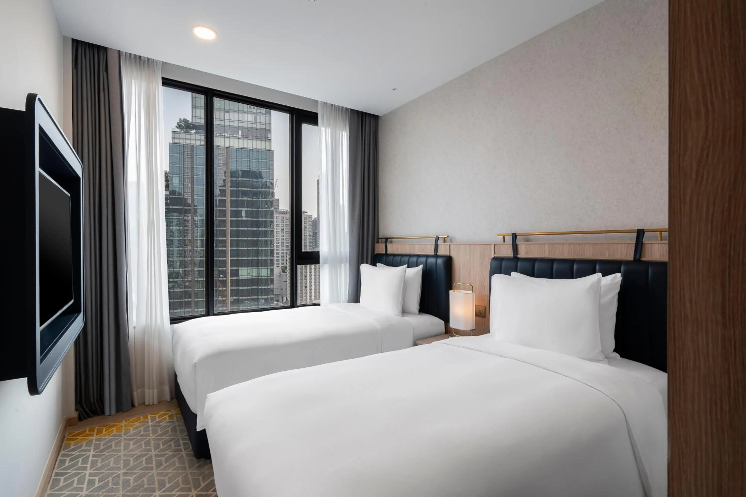 Bed in Staybridge Suites Bangkok Thonglor by IHG