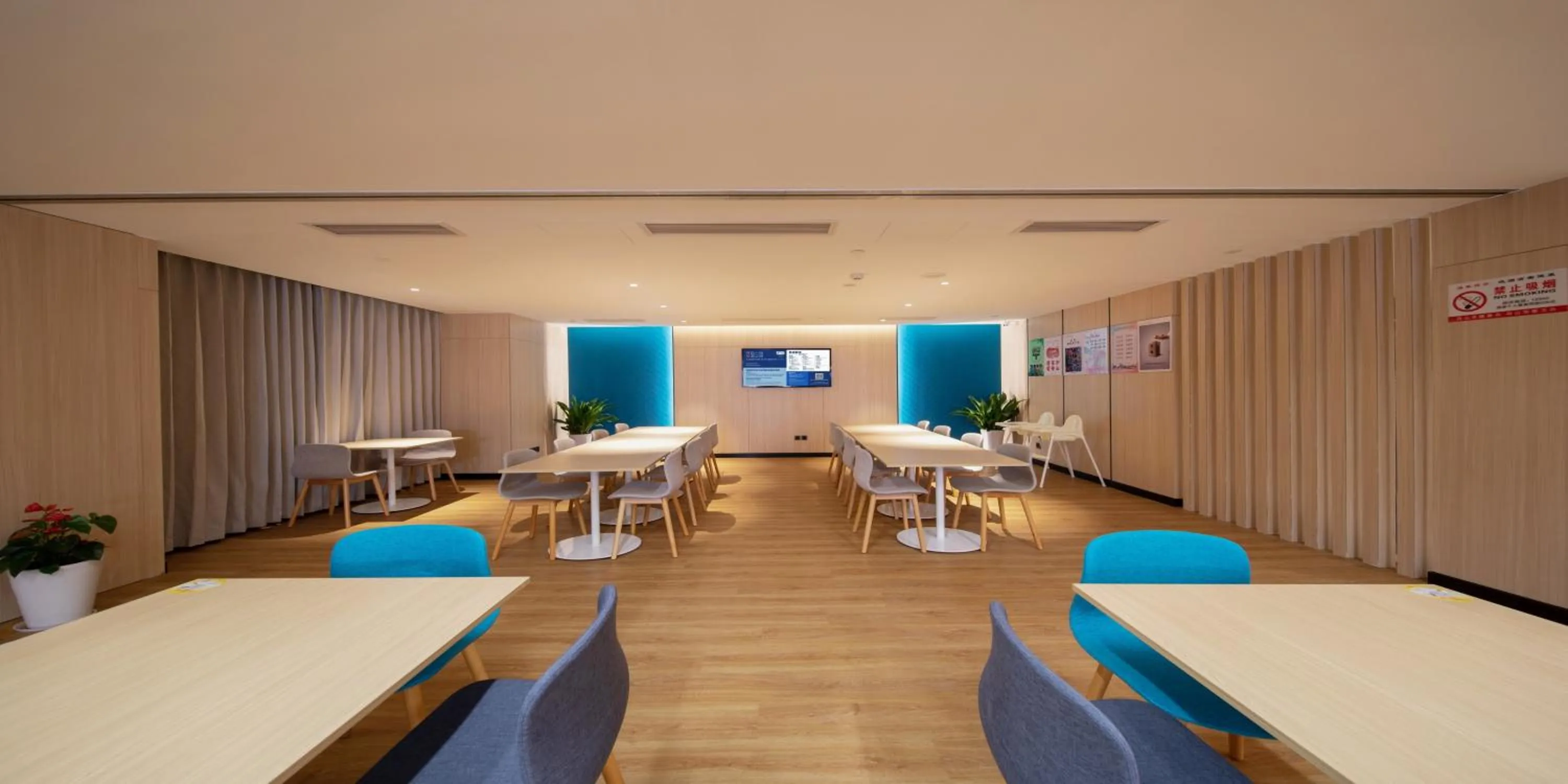 Breakfast in Holiday Inn Express Zhoushan Dinghai by IHG