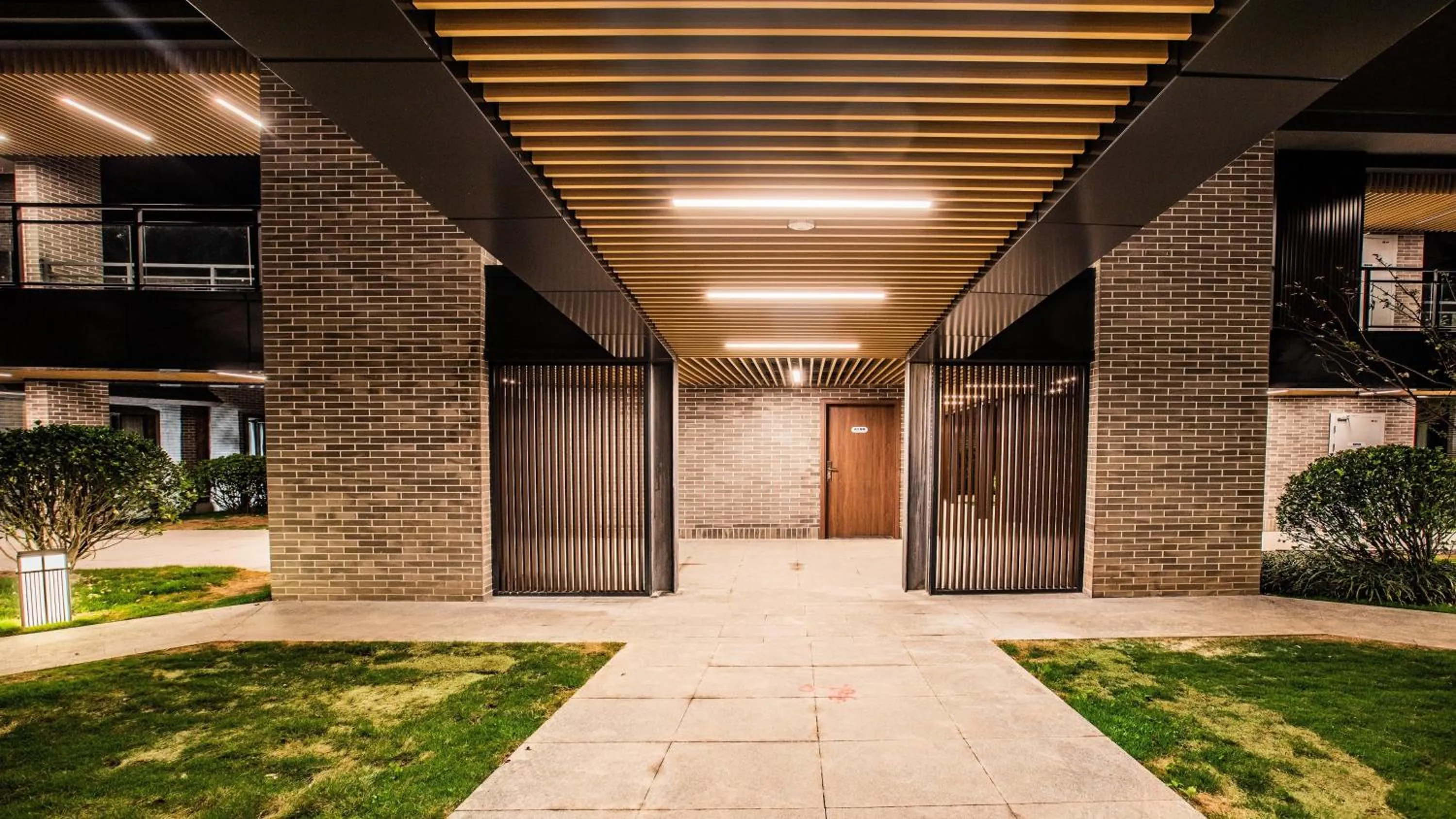 Lobby or reception in Holiday Inn Express Guizhou Qinglong by IHG