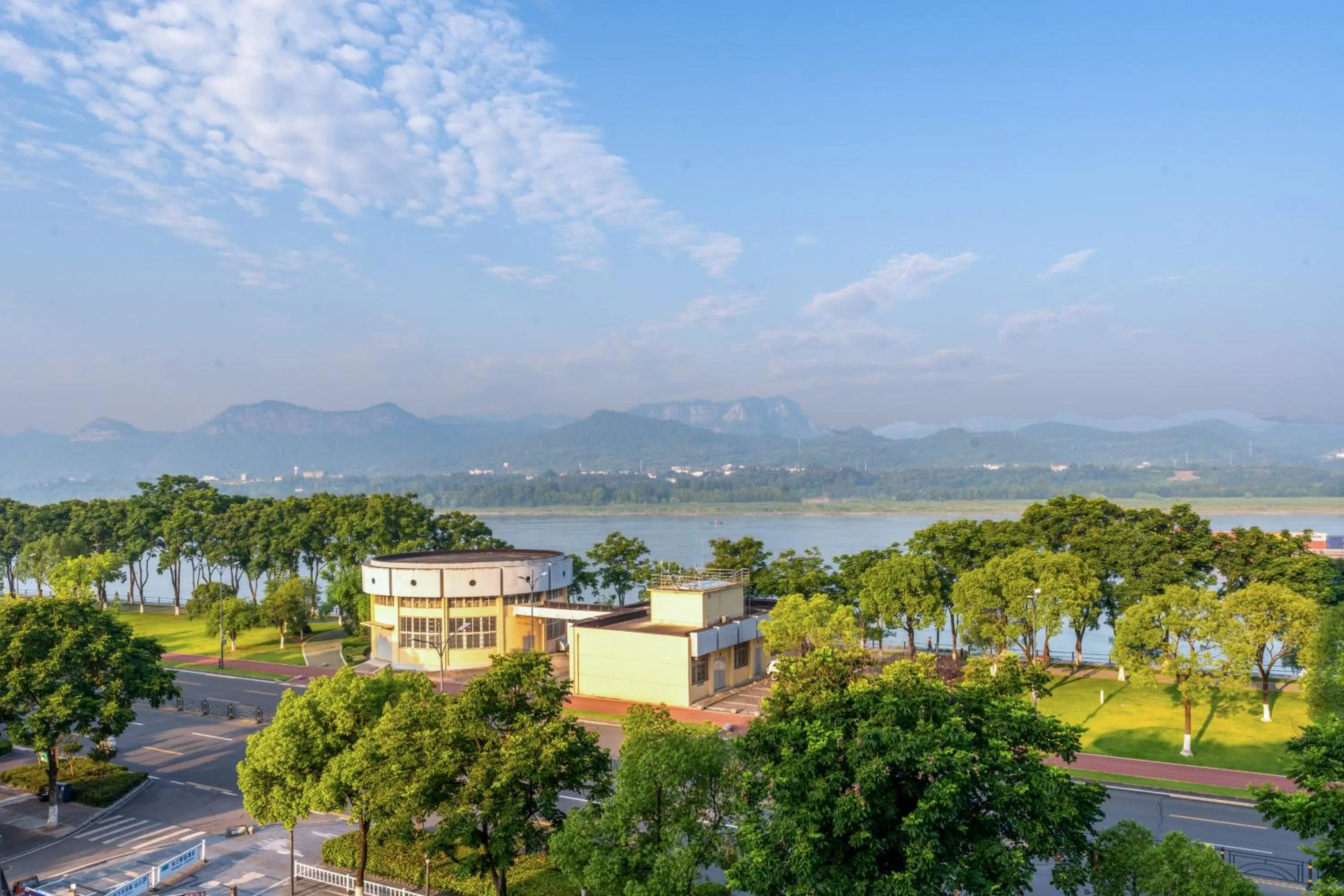 Holiday Inn Express Yichang Riverside by IHG