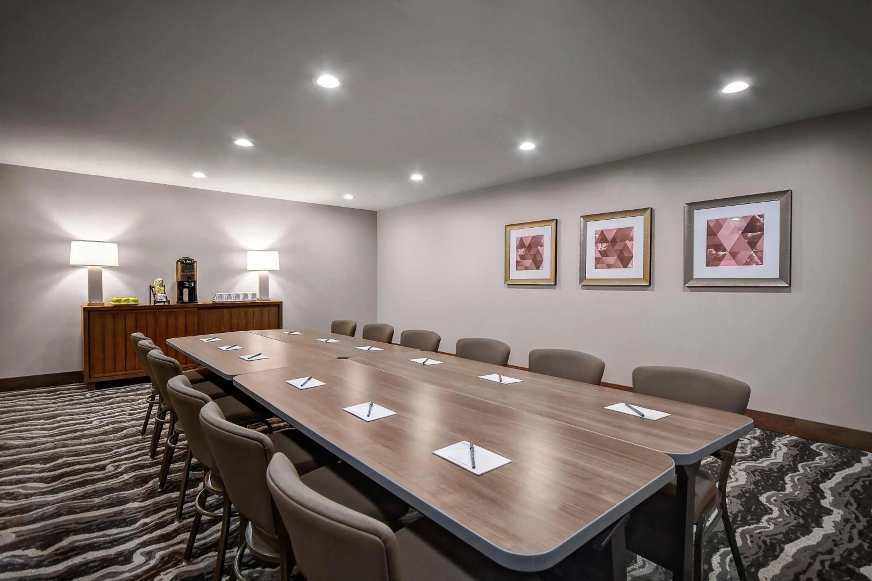 Meeting/conference room in Staybridge Suites - Holland by IHG