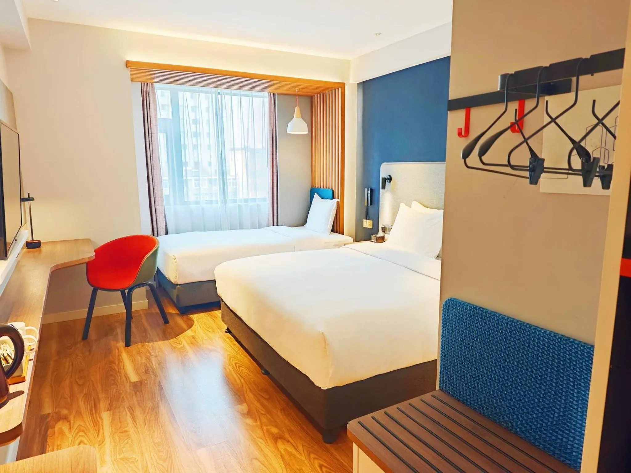 Photo of the whole room, Bed in Holiday Inn Express Xi'an Ancient Town West by IHG