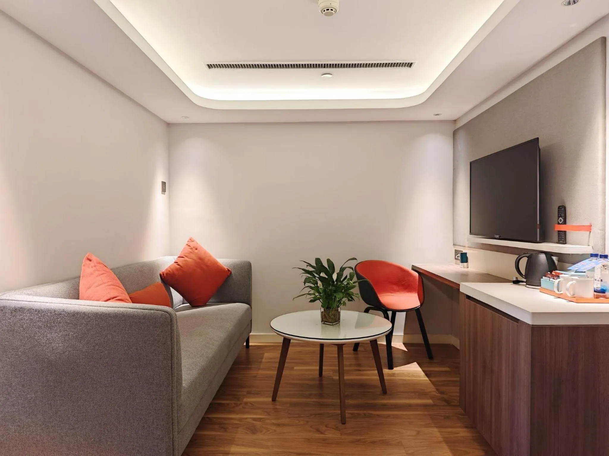 Photo of the whole room in Holiday Inn Express Xi'an Ancient Town West by IHG