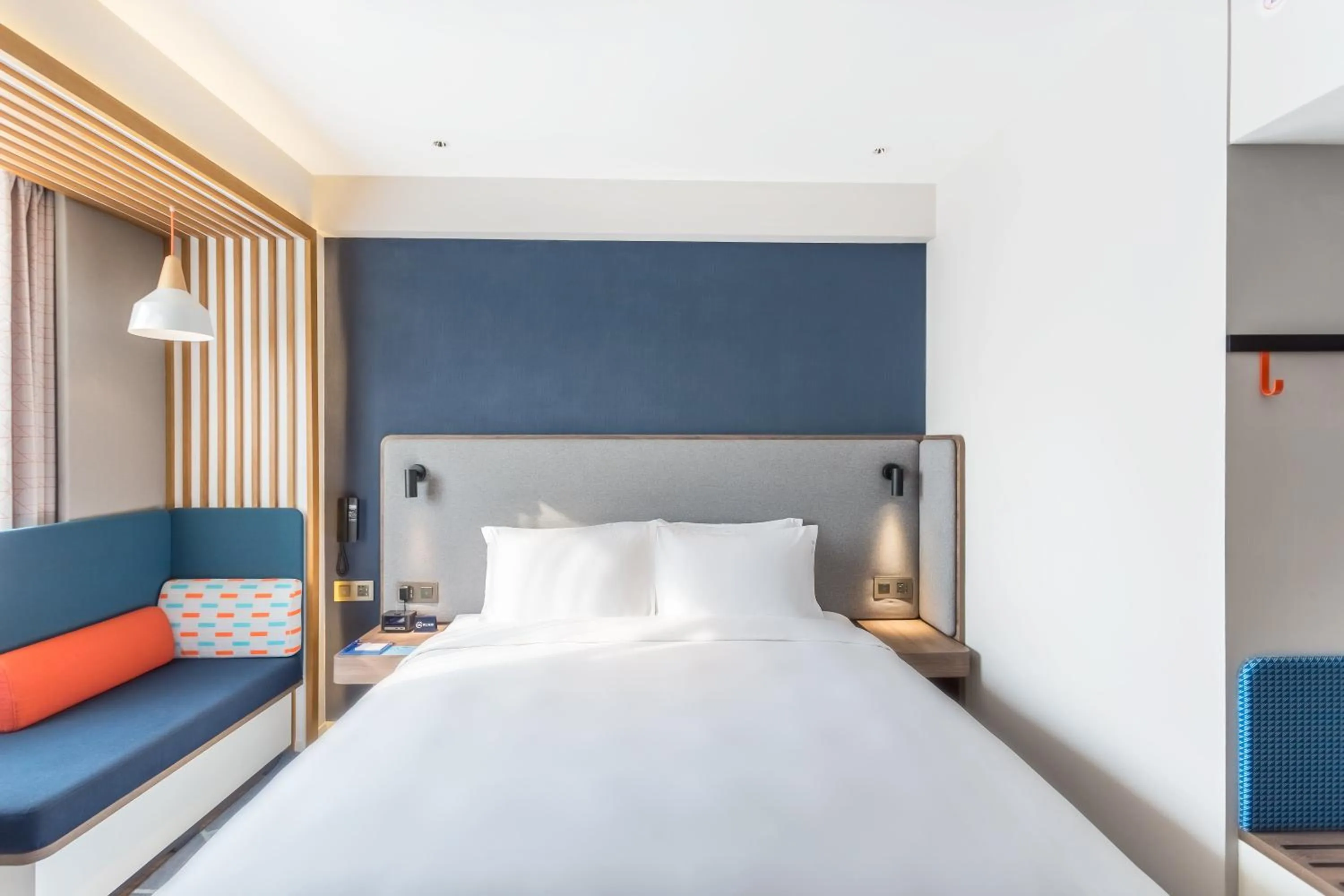 Photo of the whole room, Bed in Holiday Inn Express Xi'an Ancient Town West by IHG