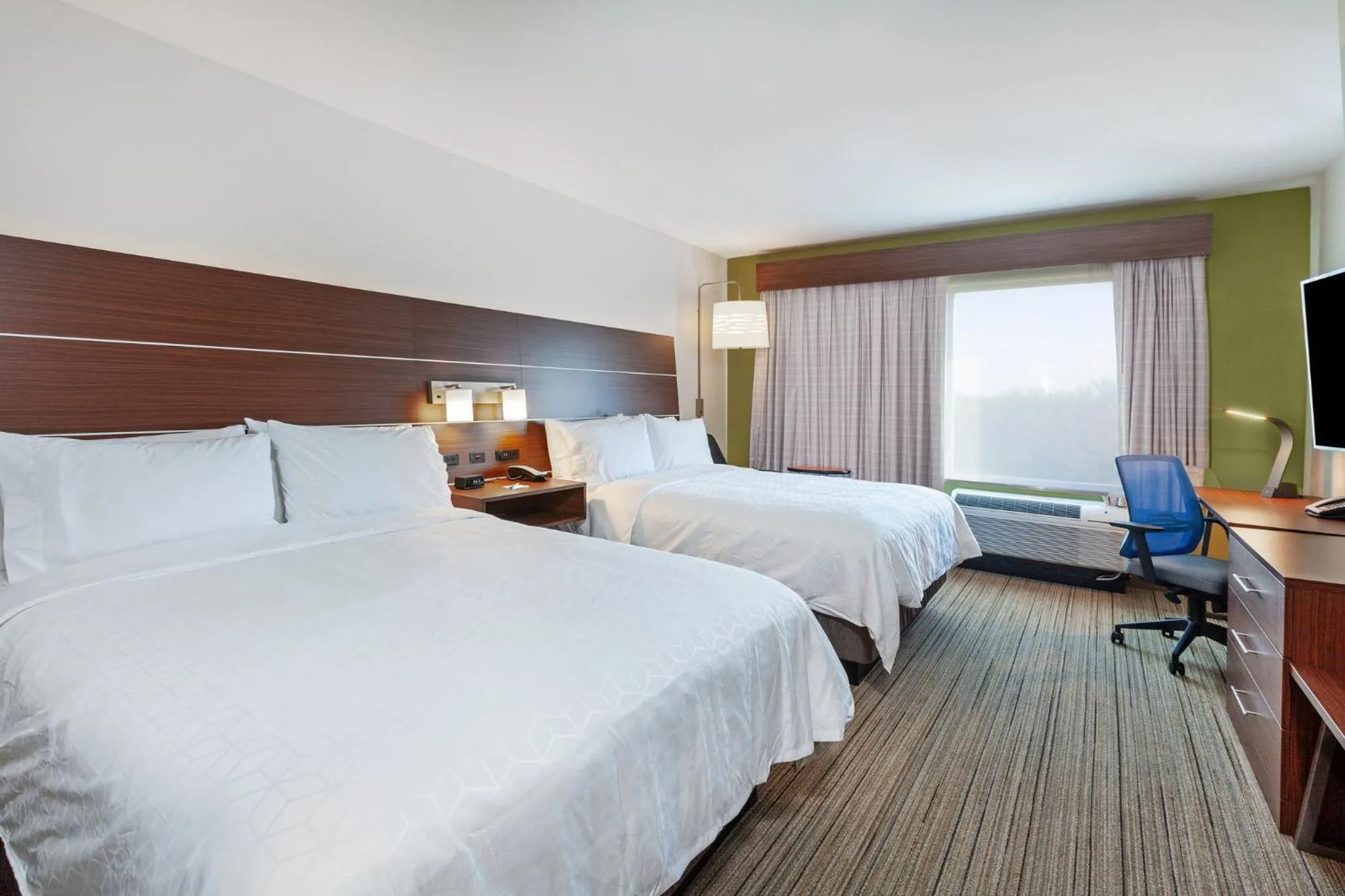Photo of the whole room, Bed in Holiday Inn Express & Suites - Tulsa Northeast - Owasso by IHG