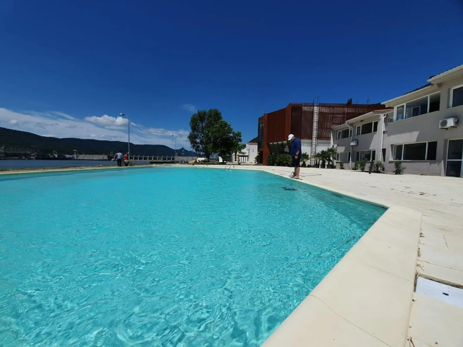 Riviera by Queens Hotel and Resort