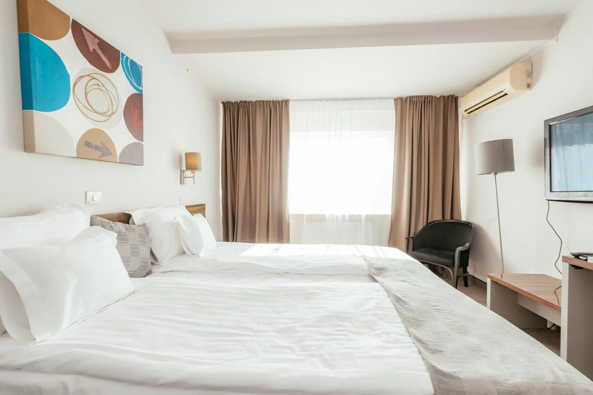 Photo of the whole room, Bed in Riviera by Queens Hotel and Resort