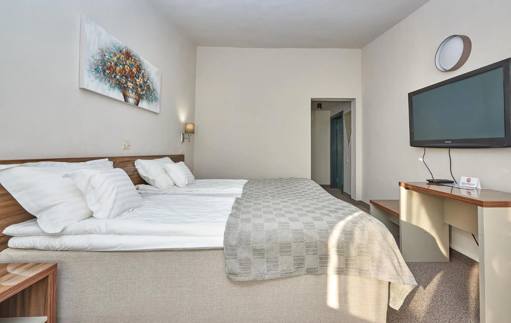 Bed in Riviera by Queens Hotel and Resort