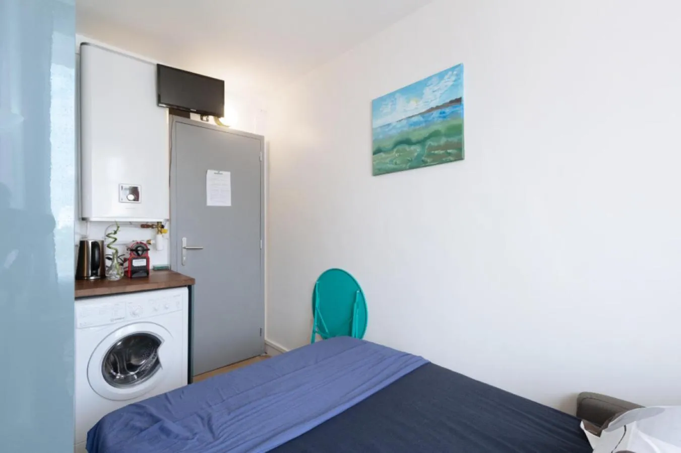 Communal lounge/ TV room in Paris Access with Creteil Apartment