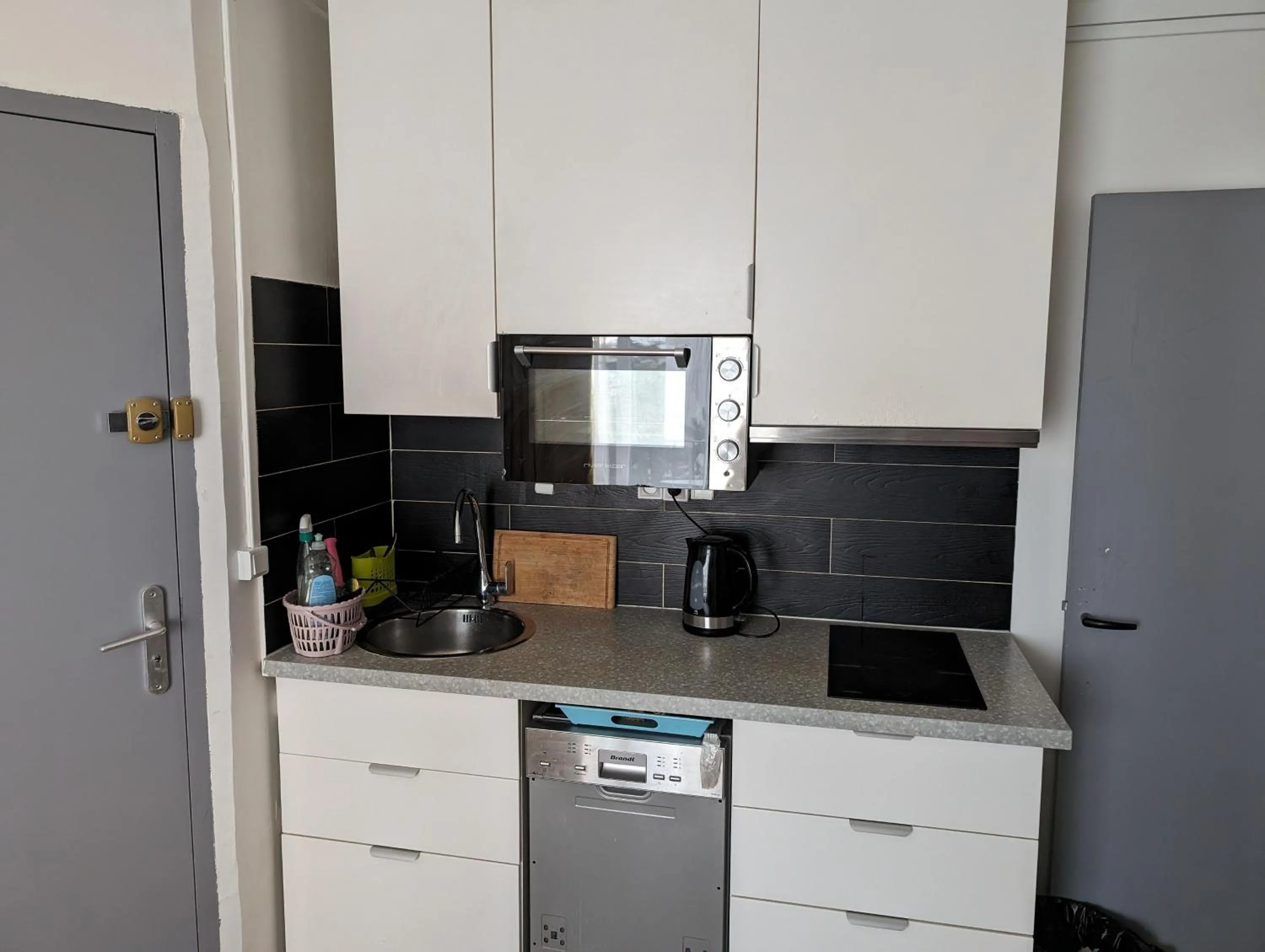 Kitchen or kitchenette in Paris Access with Creteil Apartment