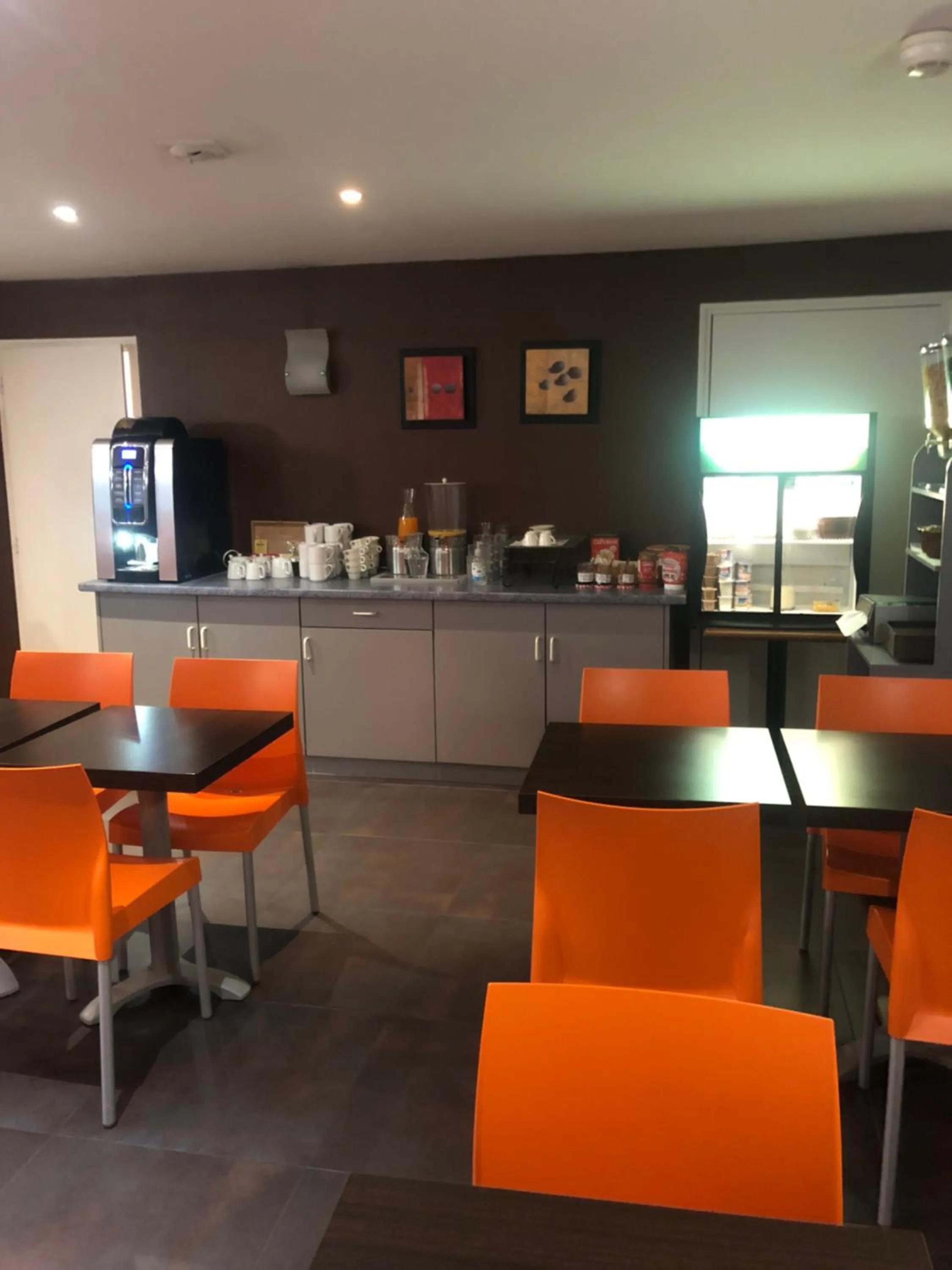 Coffee/tea facilities in Hôtel de Paris - Dijon Centre Gare