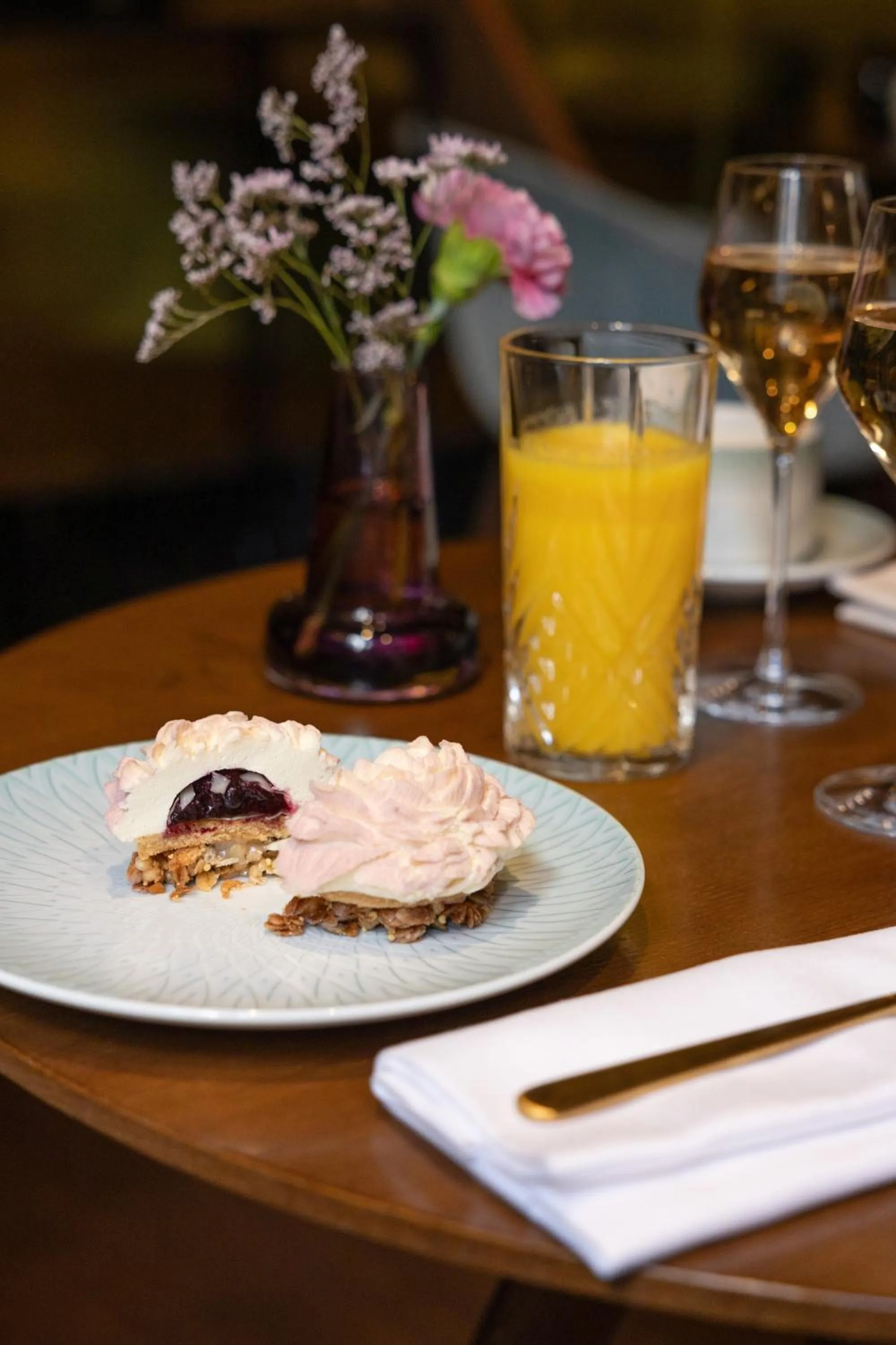 Food and drinks in Maison Colbert Member of Meliá Collection Notre-Dame