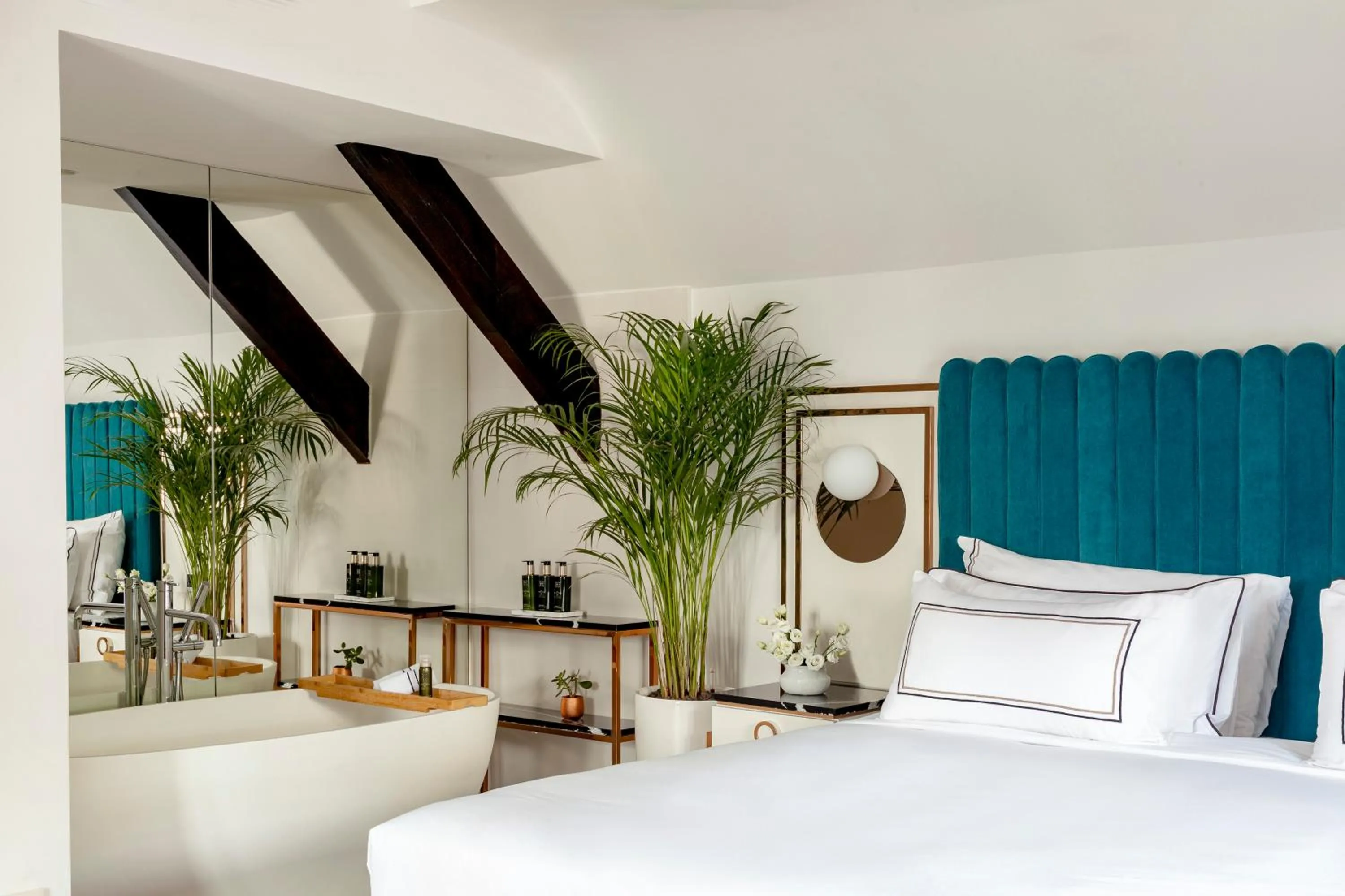 Bedroom, Bed in Maison Colbert Member of Meliá Collection Notre-Dame