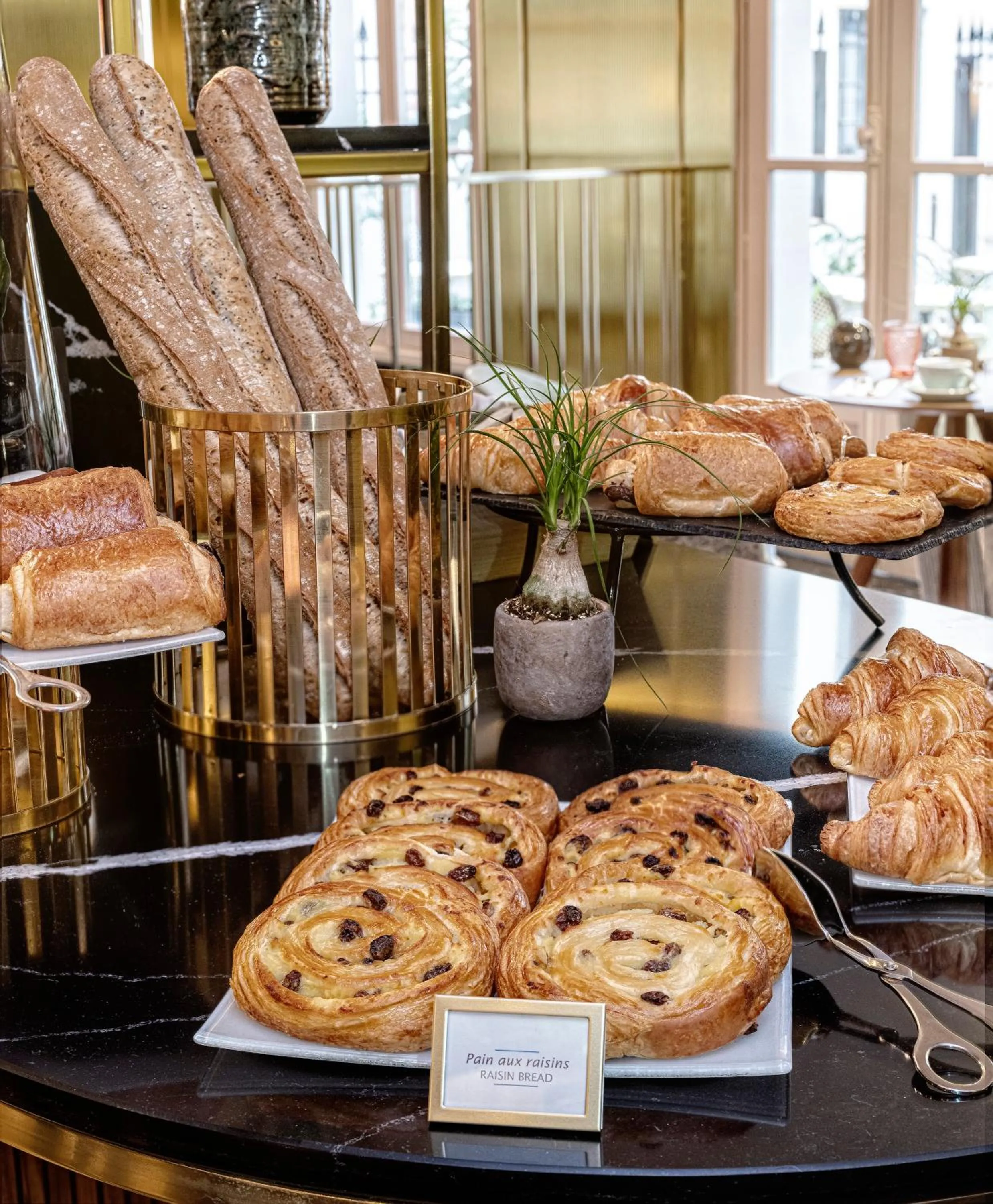 Restaurant/places to eat in Maison Colbert Member of Meliá Collection Notre-Dame