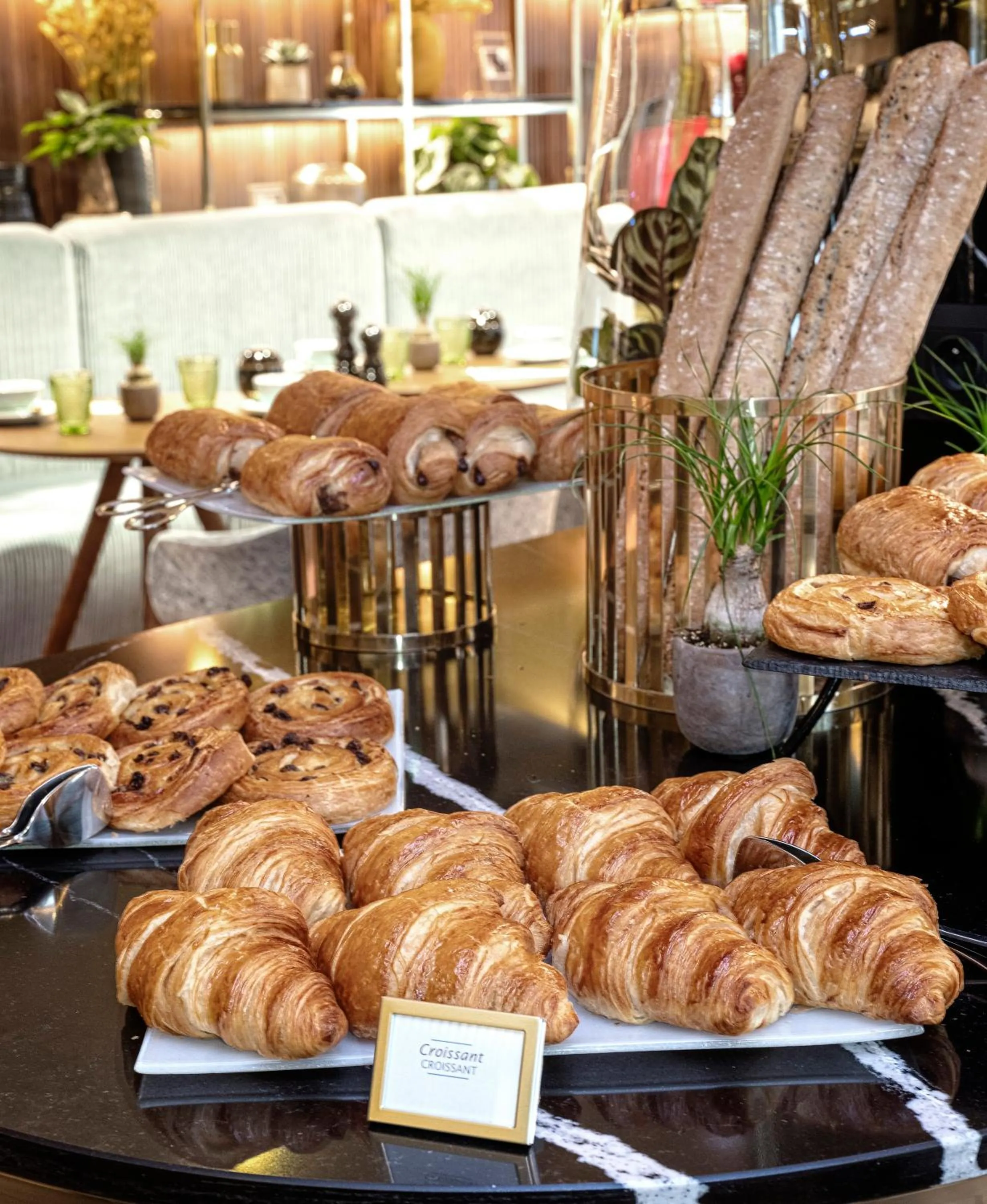 Restaurant/places to eat in Maison Colbert Member of Meliá Collection Notre-Dame