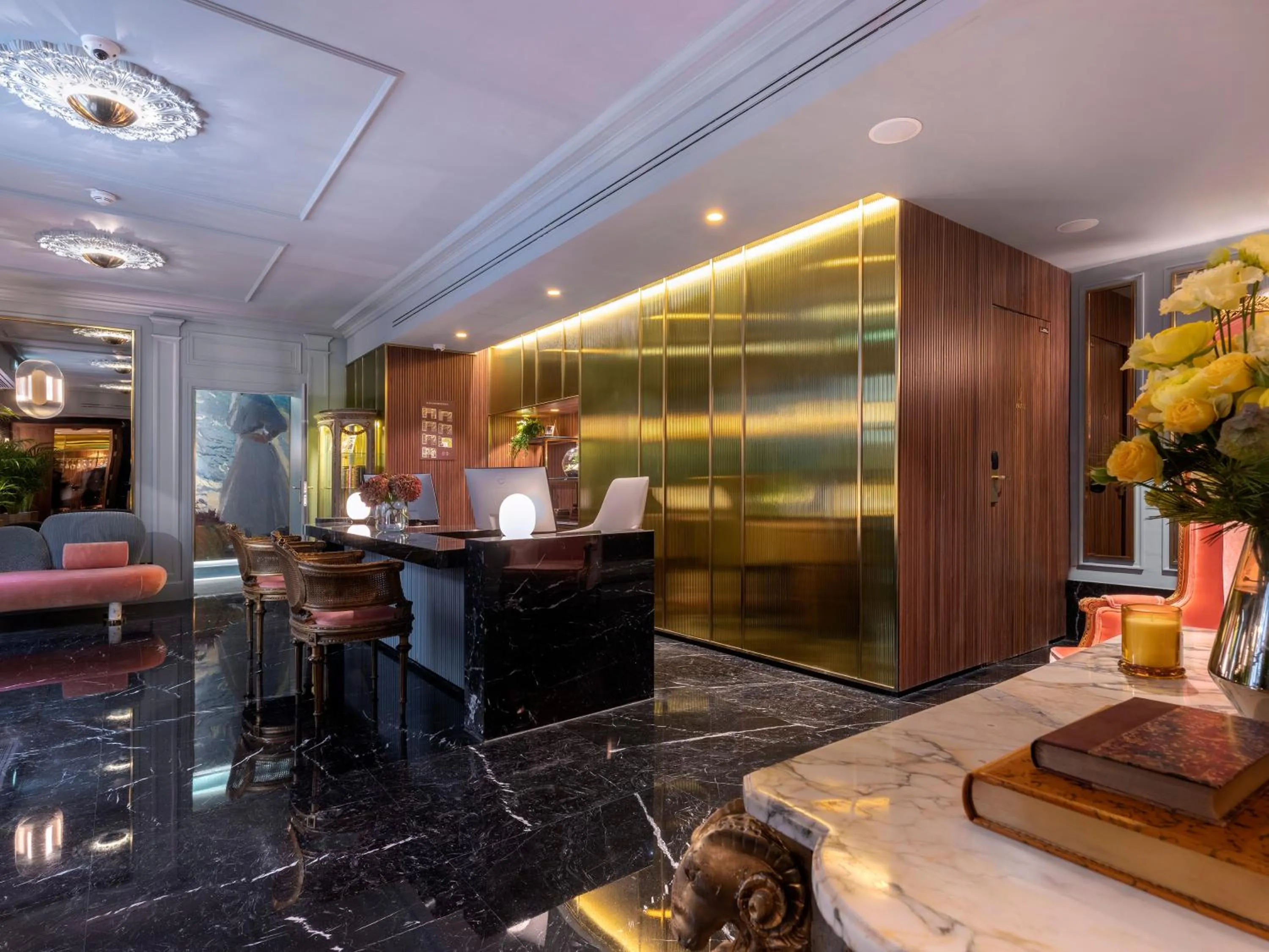 Lobby or reception in Maison Colbert Member of Meliá Collection Notre-Dame