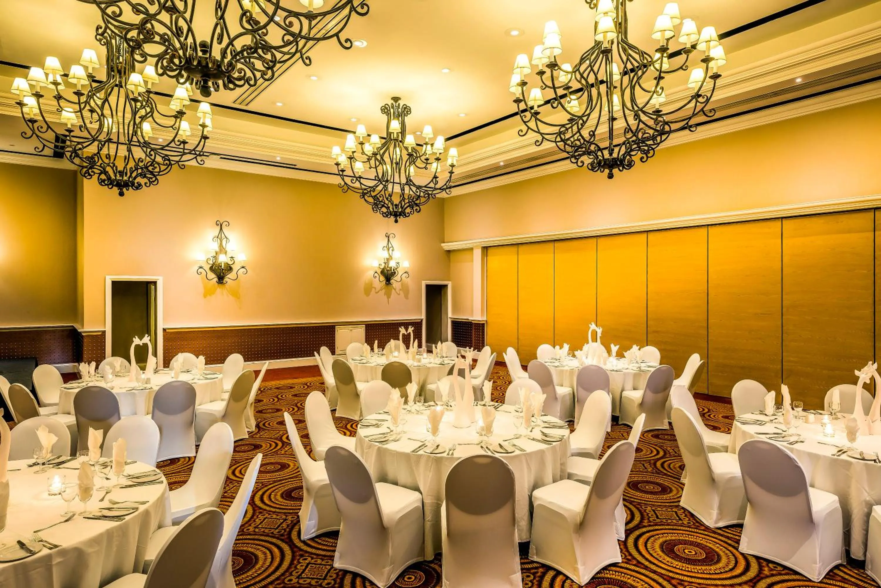 Banquet/Function facilities in Avani Victoria Falls Resort