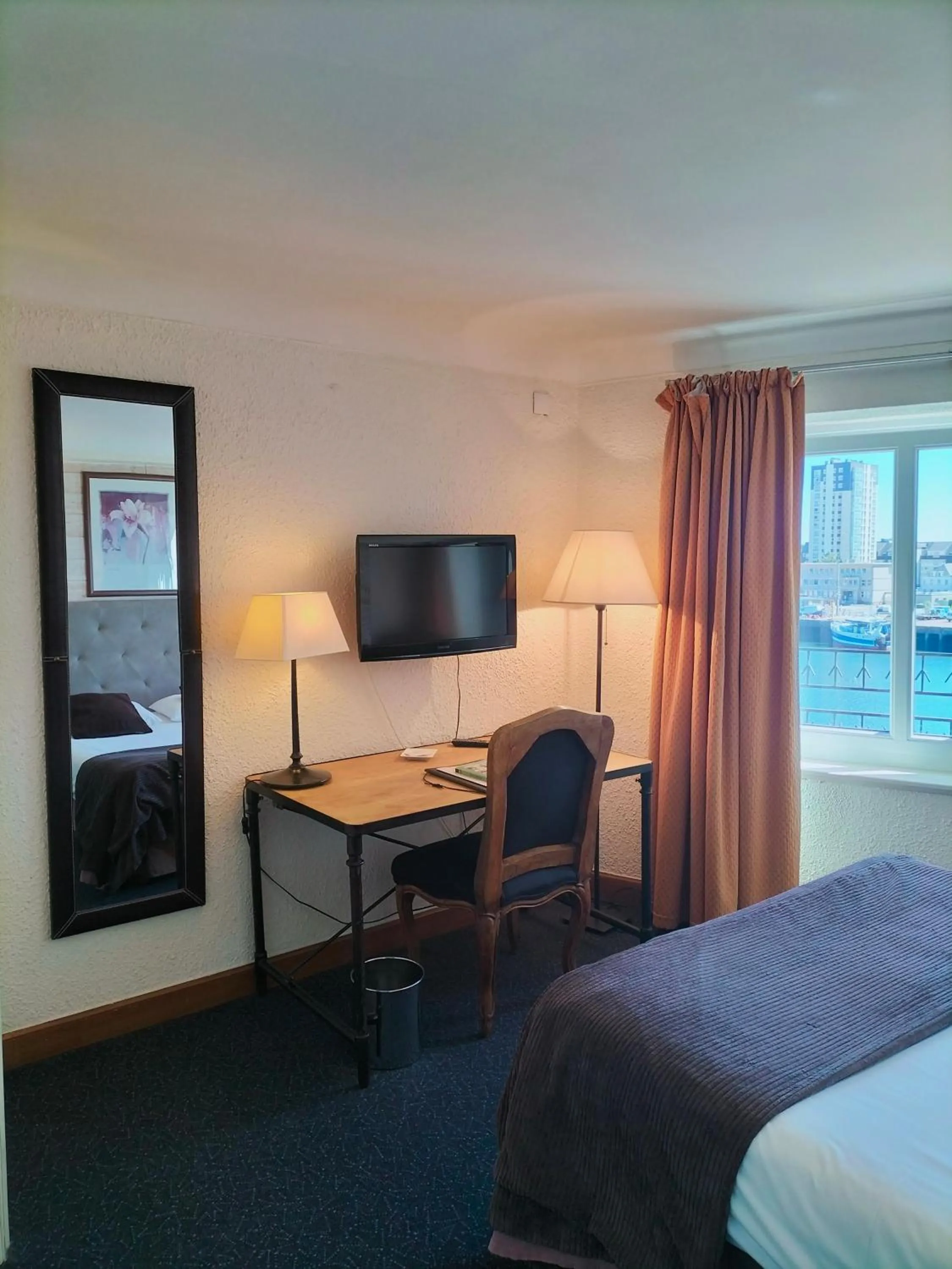 Photo of the whole room, Bed in Logis HOTEL RESTAURANT La Régence