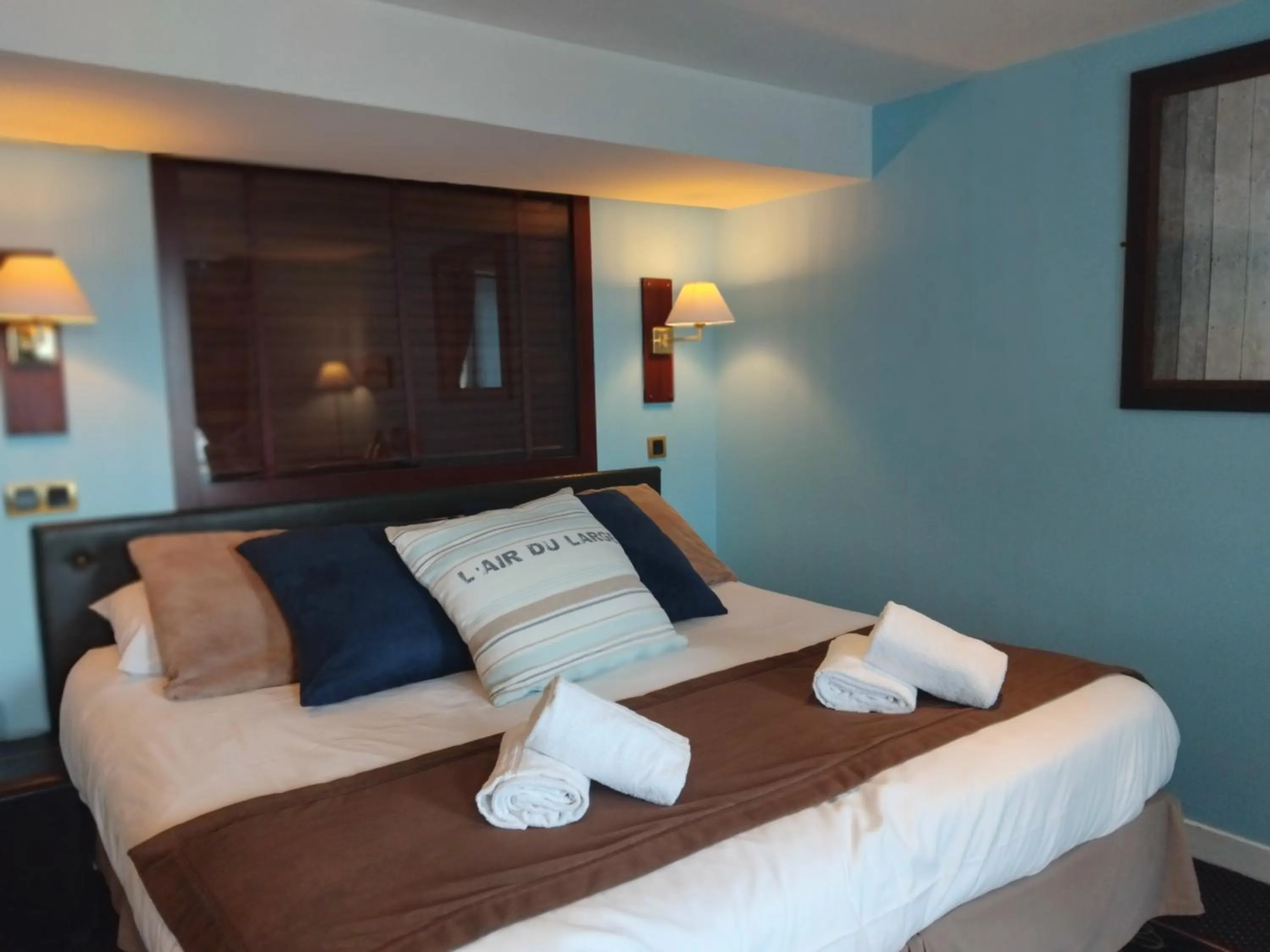 Bedroom, Bed in Logis HOTEL RESTAURANT La Régence