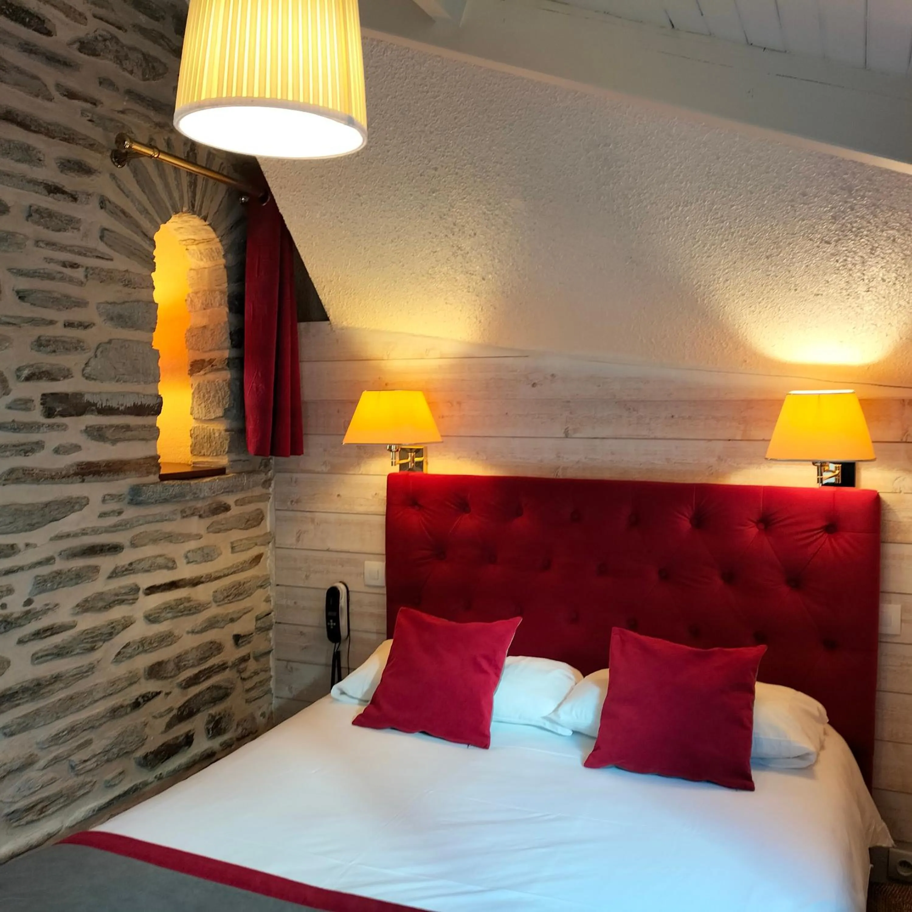 Photo of the whole room, Bed in Logis HOTEL RESTAURANT La Régence