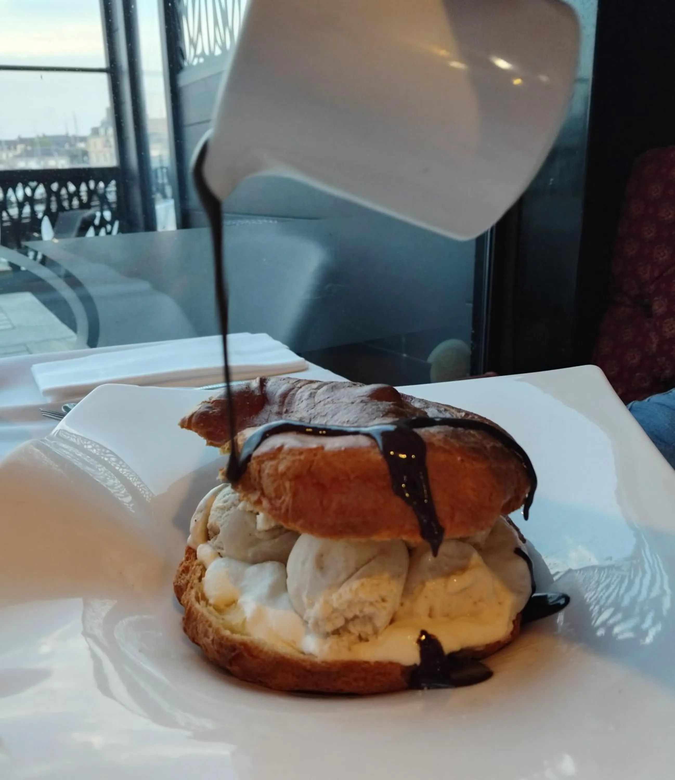 Restaurant/places to eat in Logis HOTEL RESTAURANT La Régence