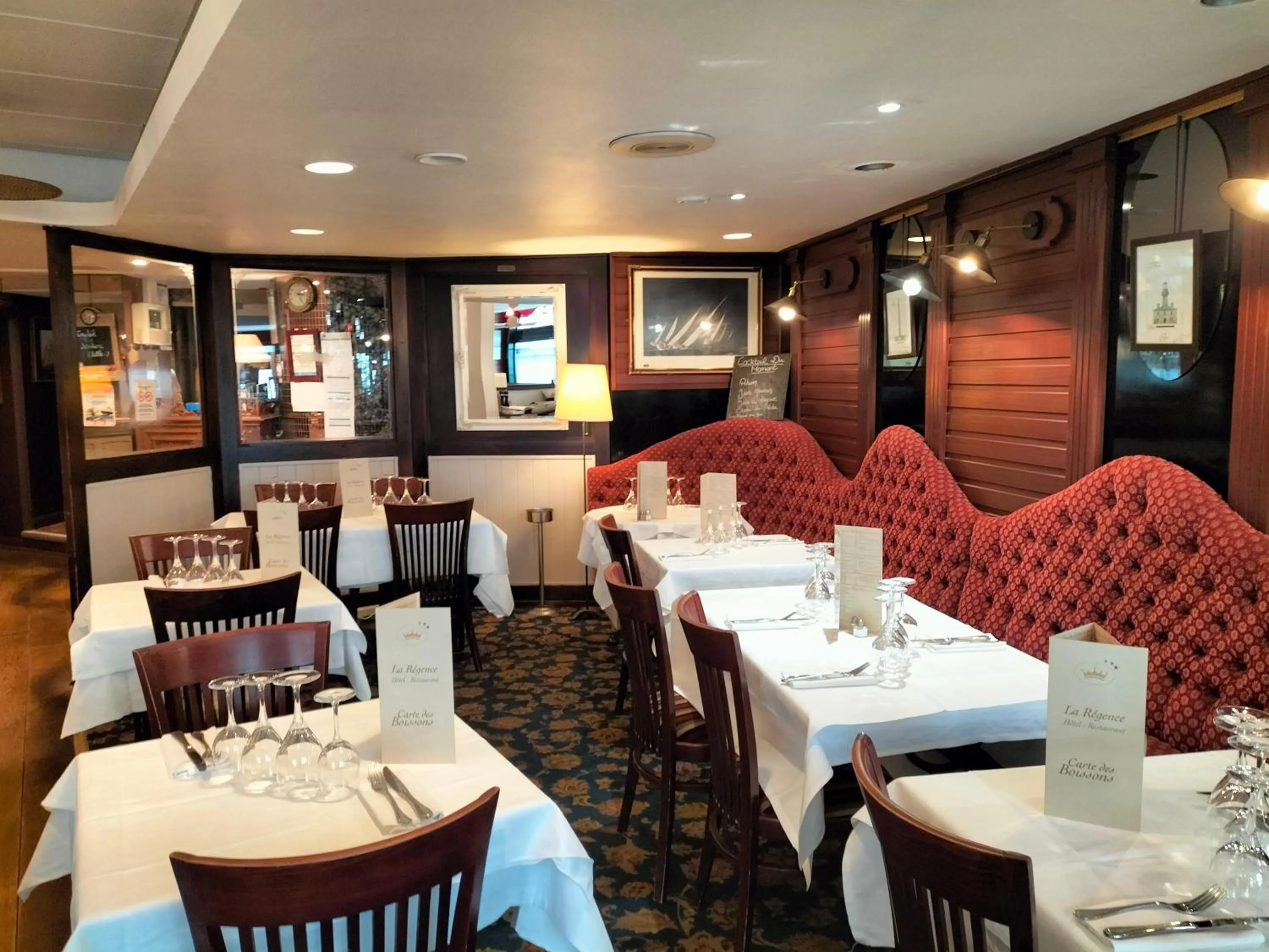 Restaurant/places to eat in Logis HOTEL RESTAURANT La Régence