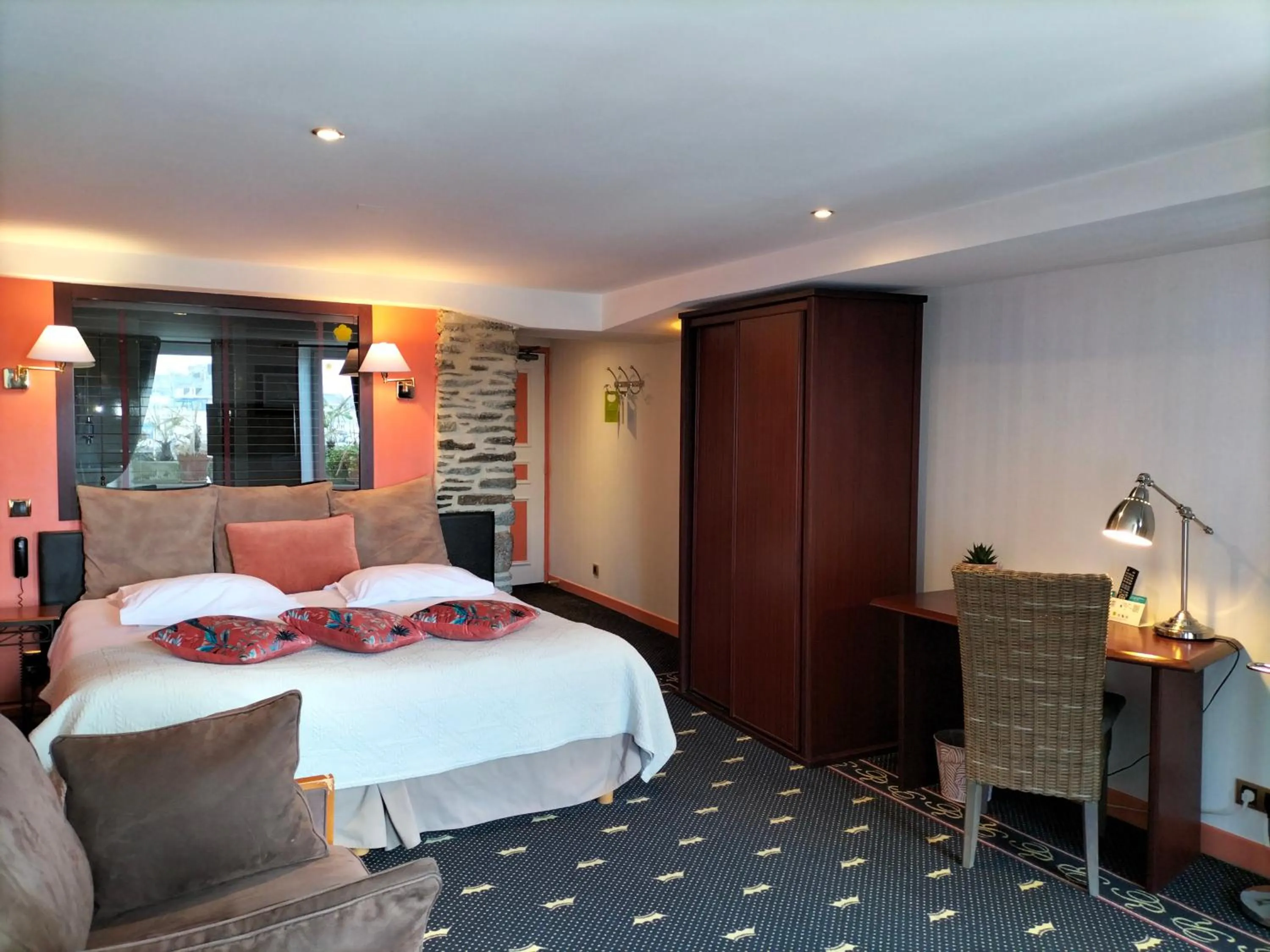 Photo of the whole room, Bed in Logis HOTEL RESTAURANT La Régence