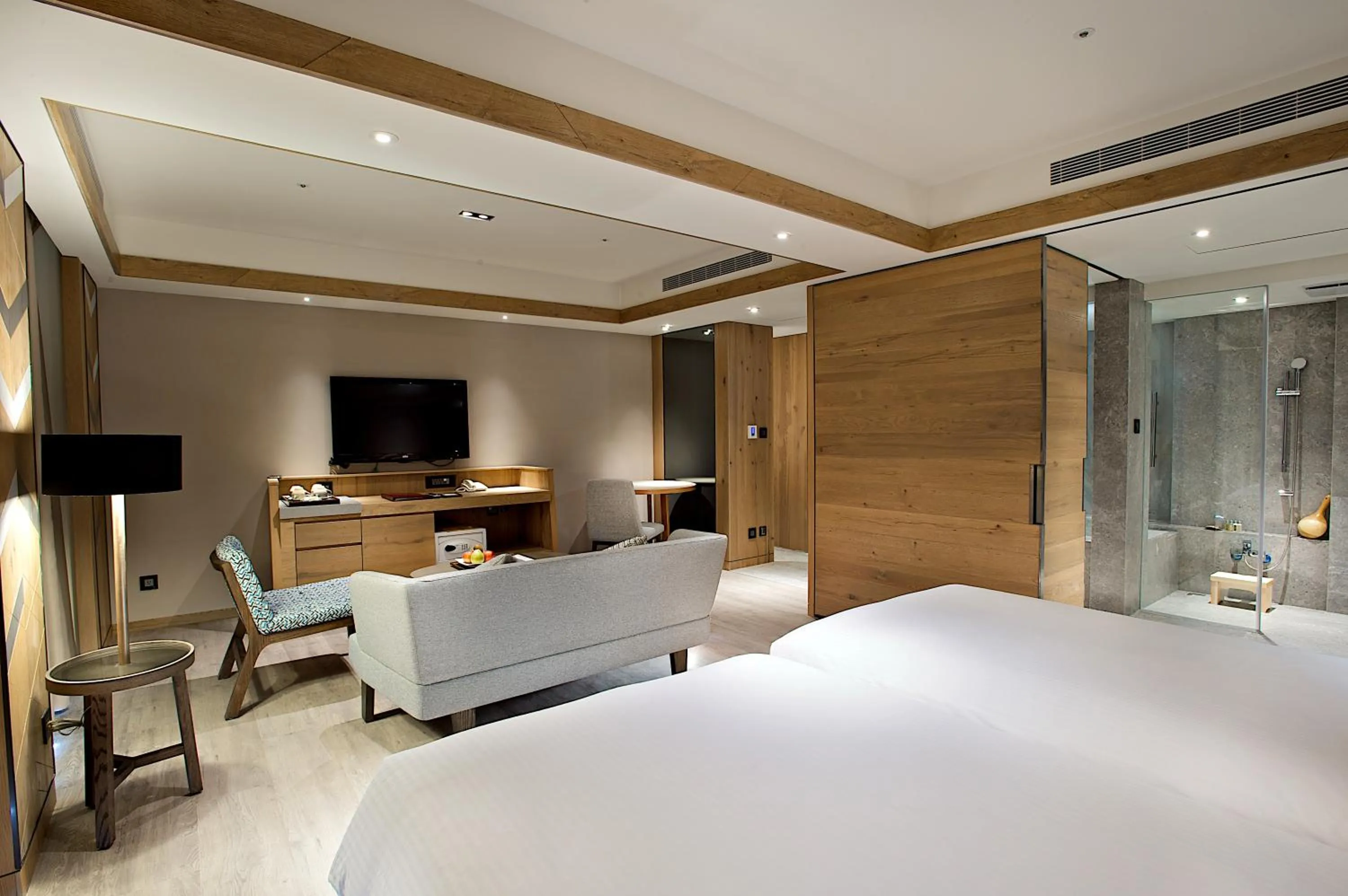 Living room, Bed in Hotel Royal Chihpin