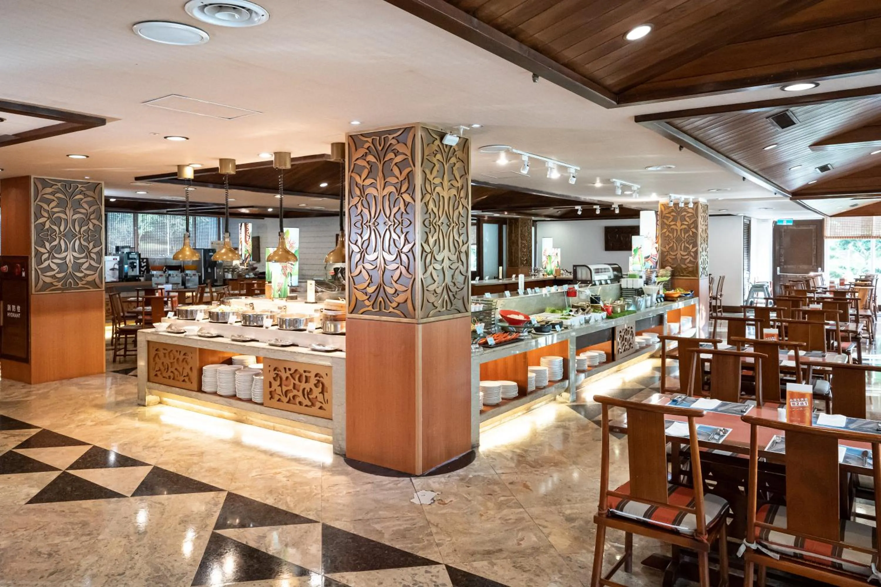 Restaurant/places to eat in Hotel Royal Chihpin