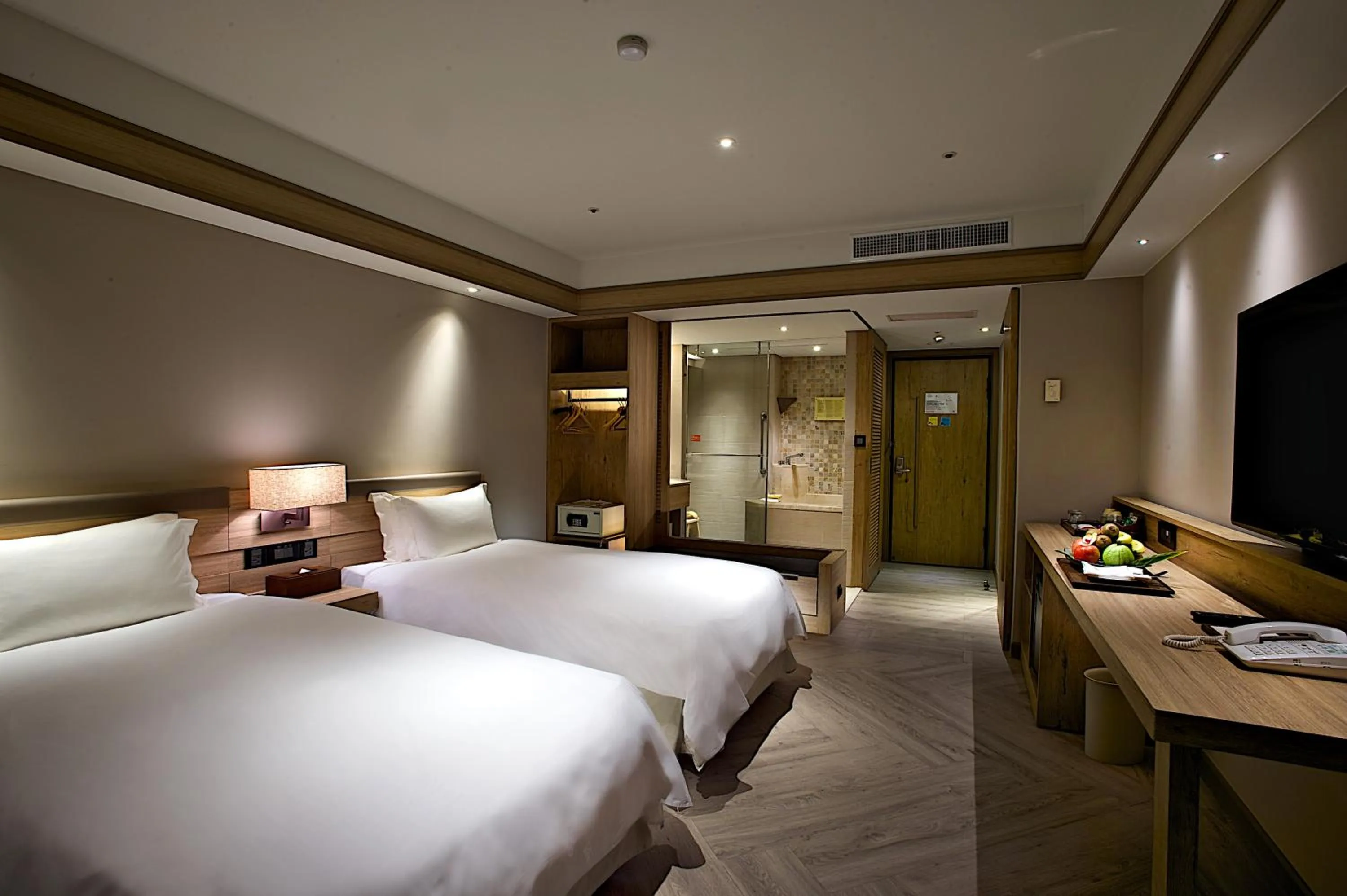 Photo of the whole room, Bed in Hotel Royal Chihpin