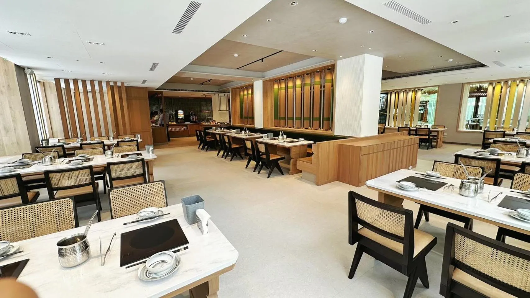 Restaurant/places to eat in Hotel Royal Chihpin