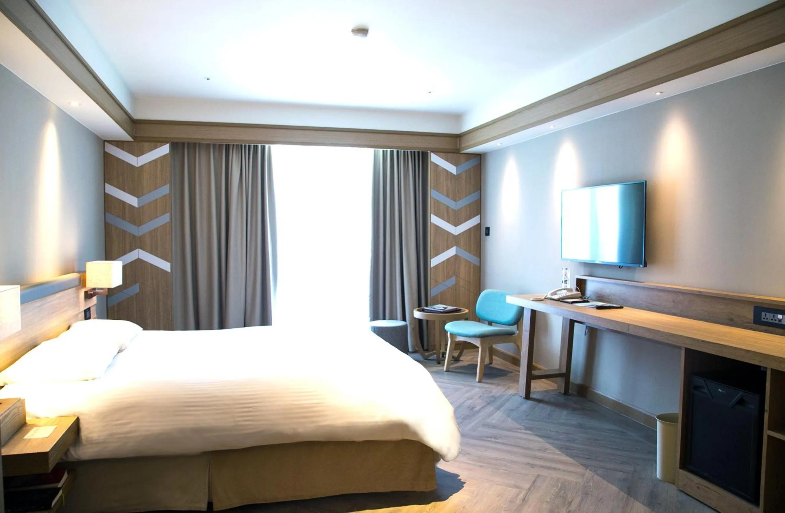 Photo of the whole room, Bed in Hotel Royal Chihpin