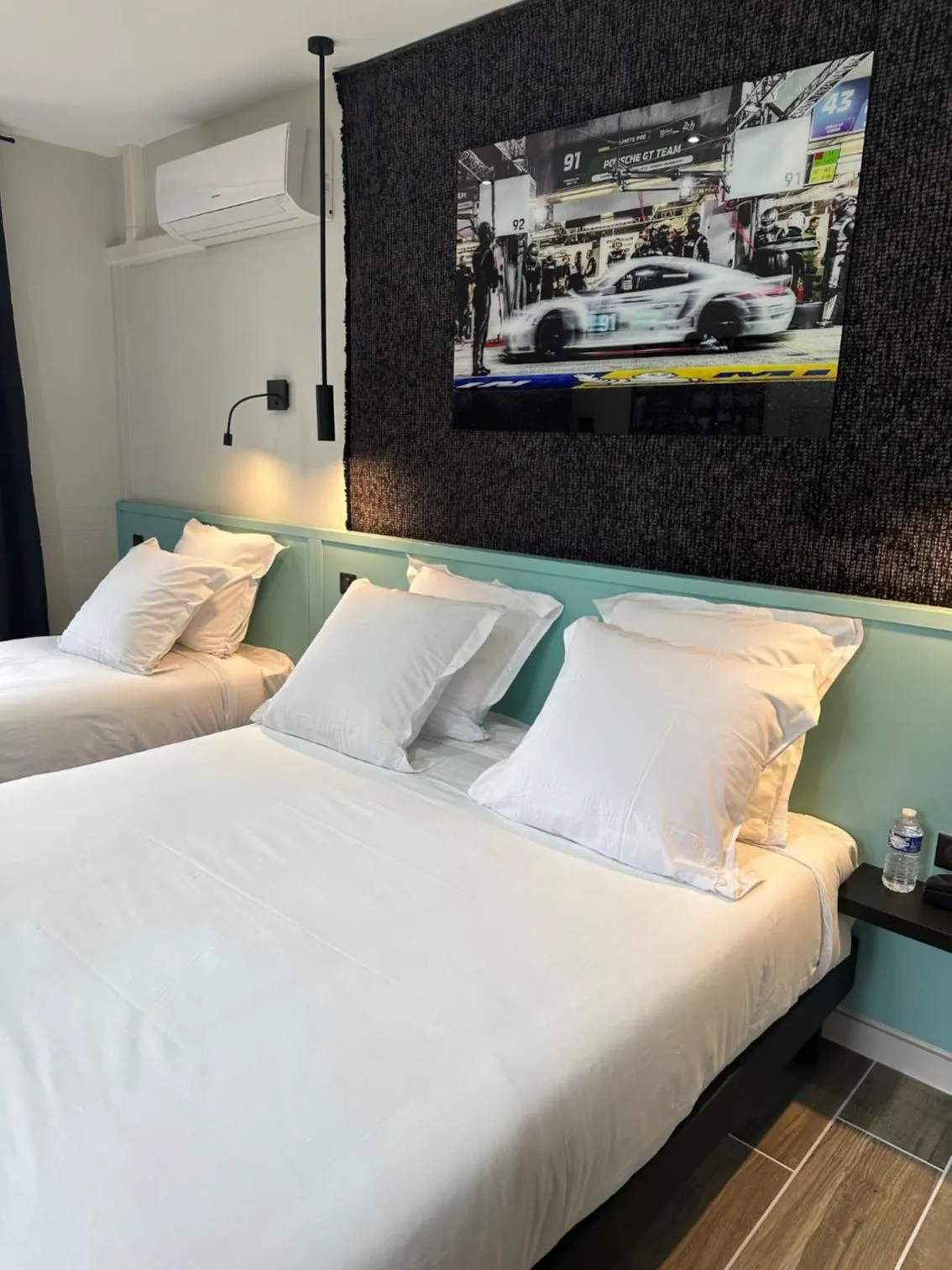 Bed in Logis Hôtel-Restaurant Au Vieux Morvan, au cœur de la Bourgogne, Piscine & Spa, Hôtel Climatisé