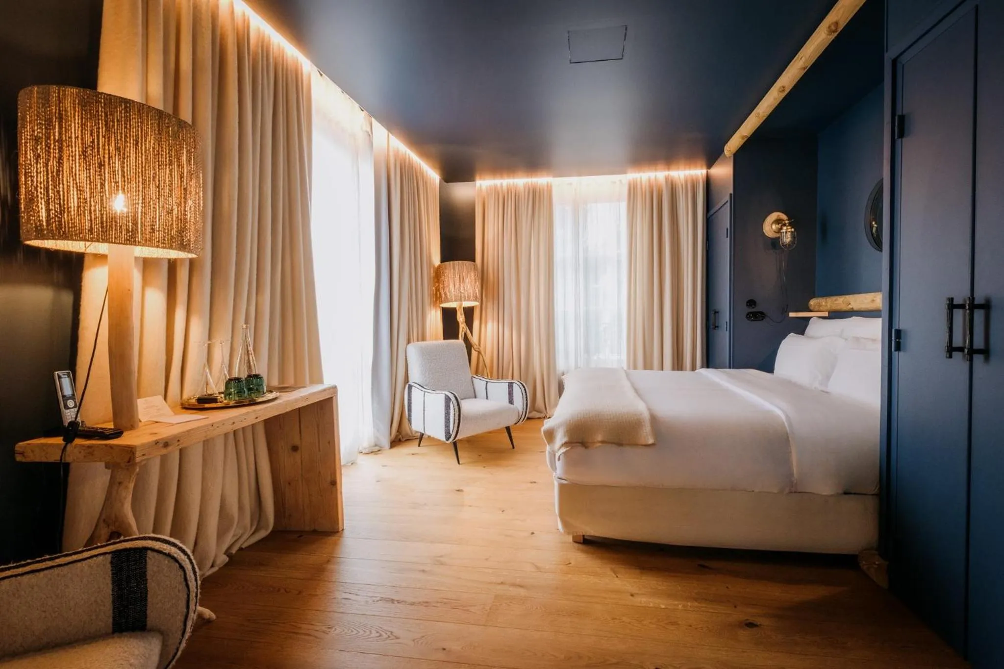 Bedroom, Bed in Grand Hotel Soleil d'Or