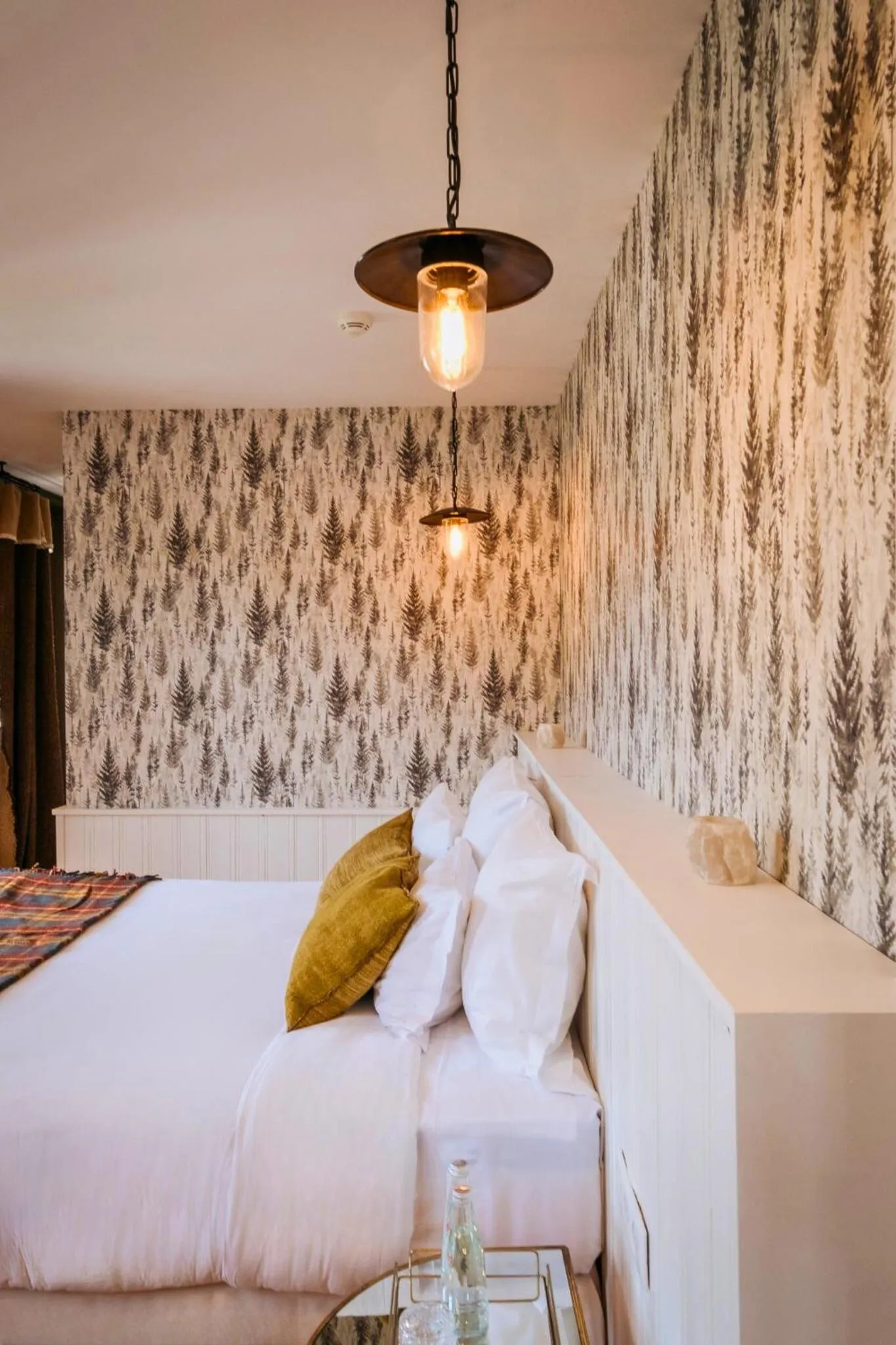 Bed in Grand Hotel Soleil d'Or