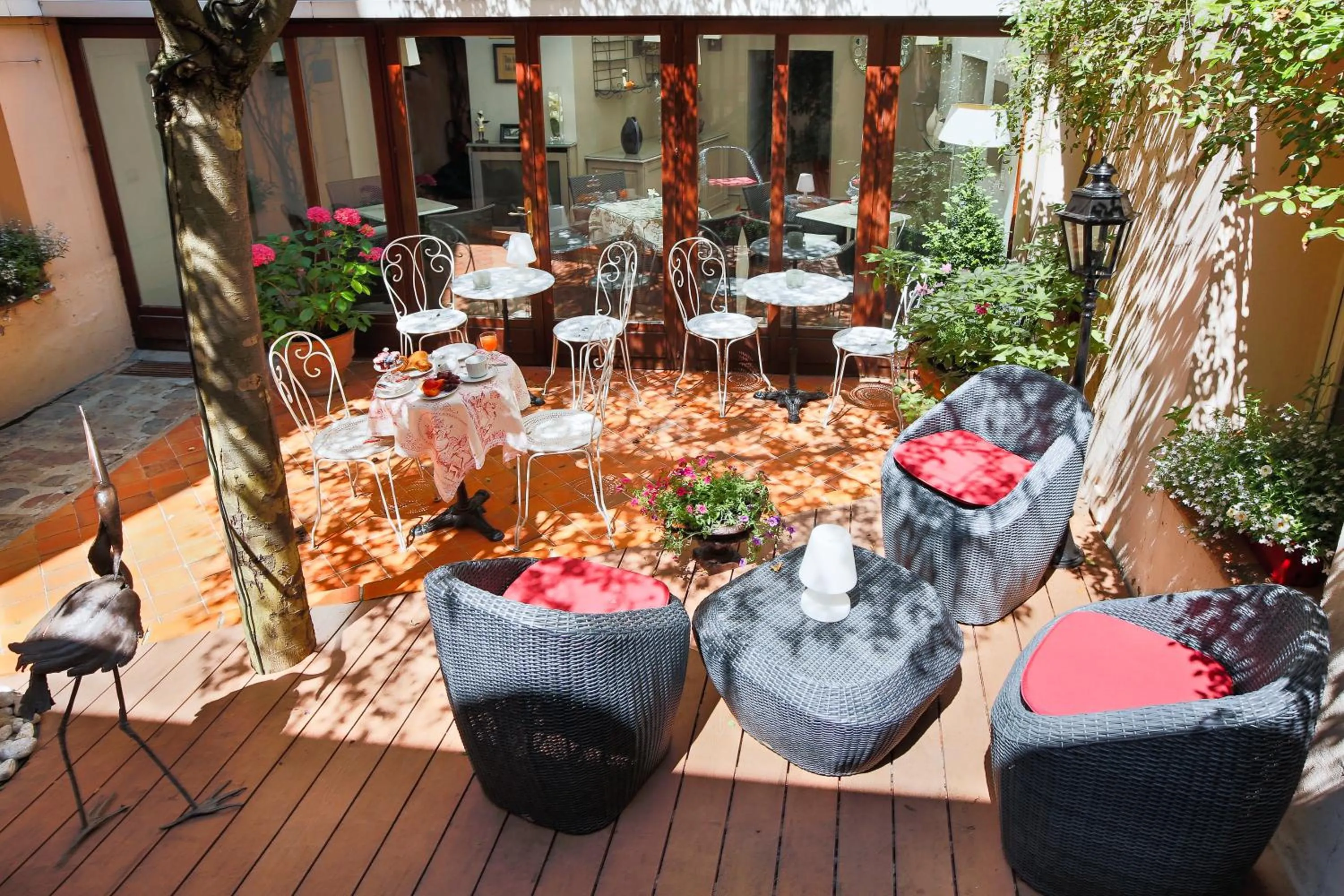 Garden in Hôtel La Résidence du Berry