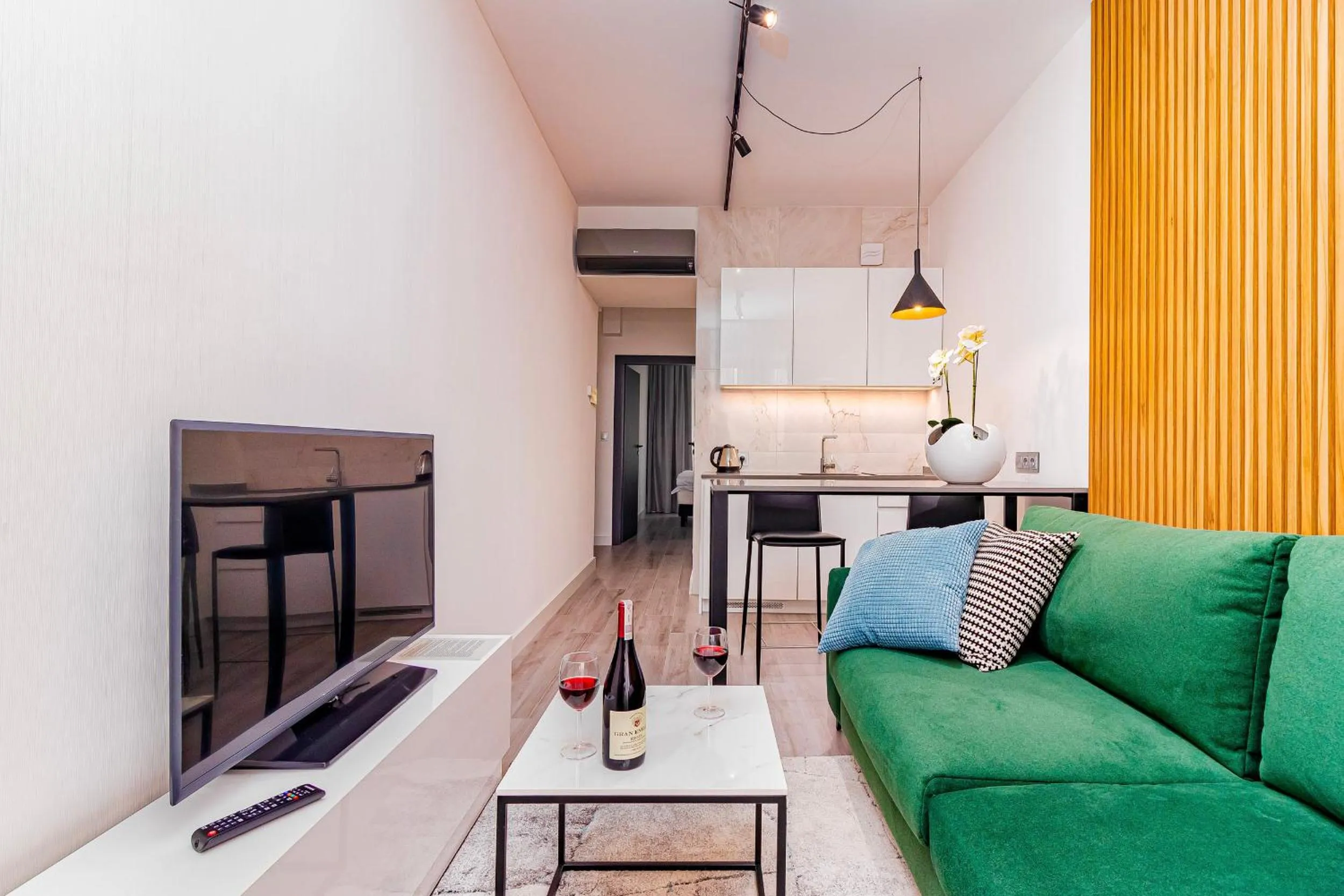 Communal lounge/ TV room in Odrzańska Residence Old Town