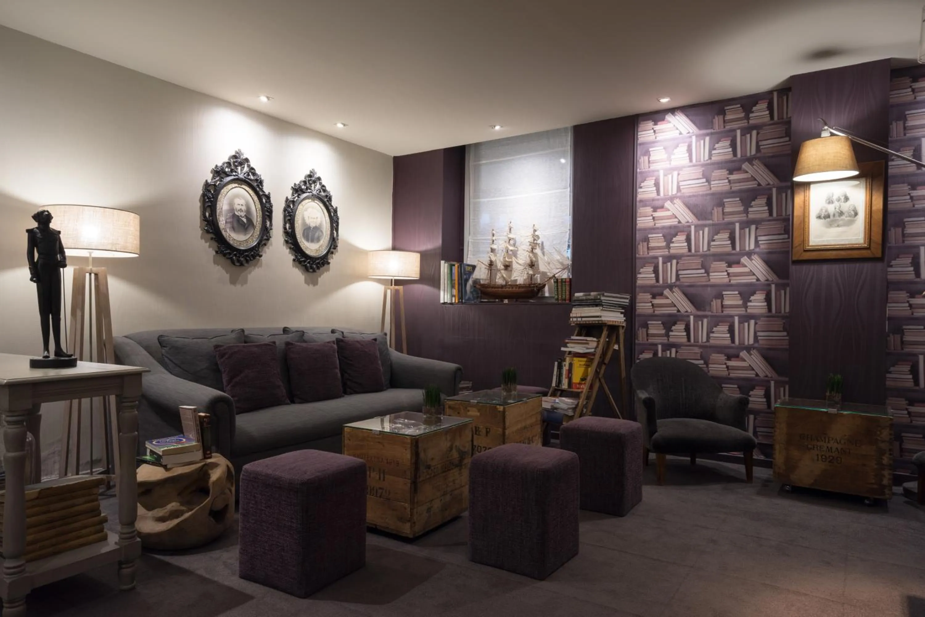 Lounge or bar in Hotel Voltaire Opera Nantes Centre