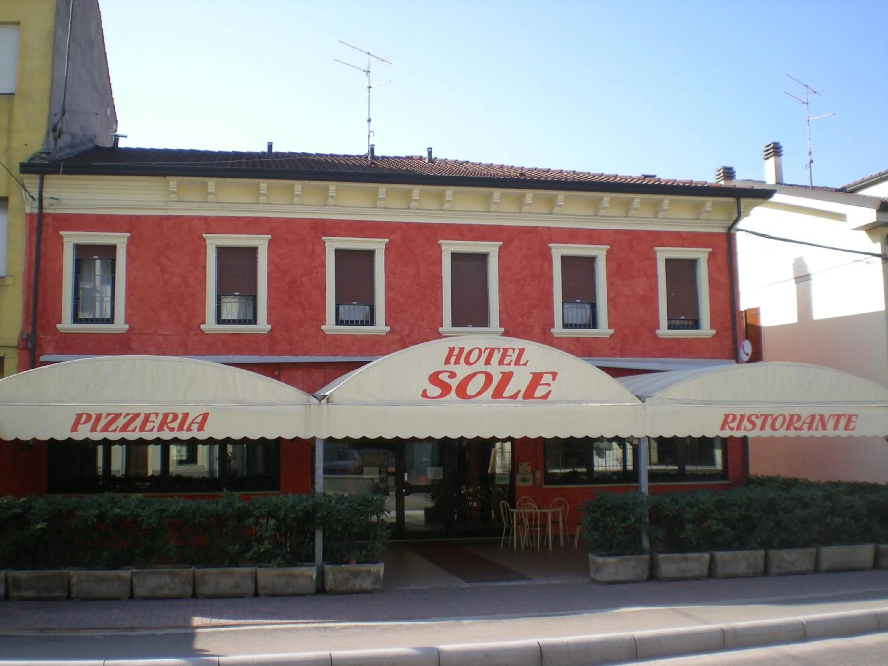 Facade/entrance in Albergo Pizzeria Sole