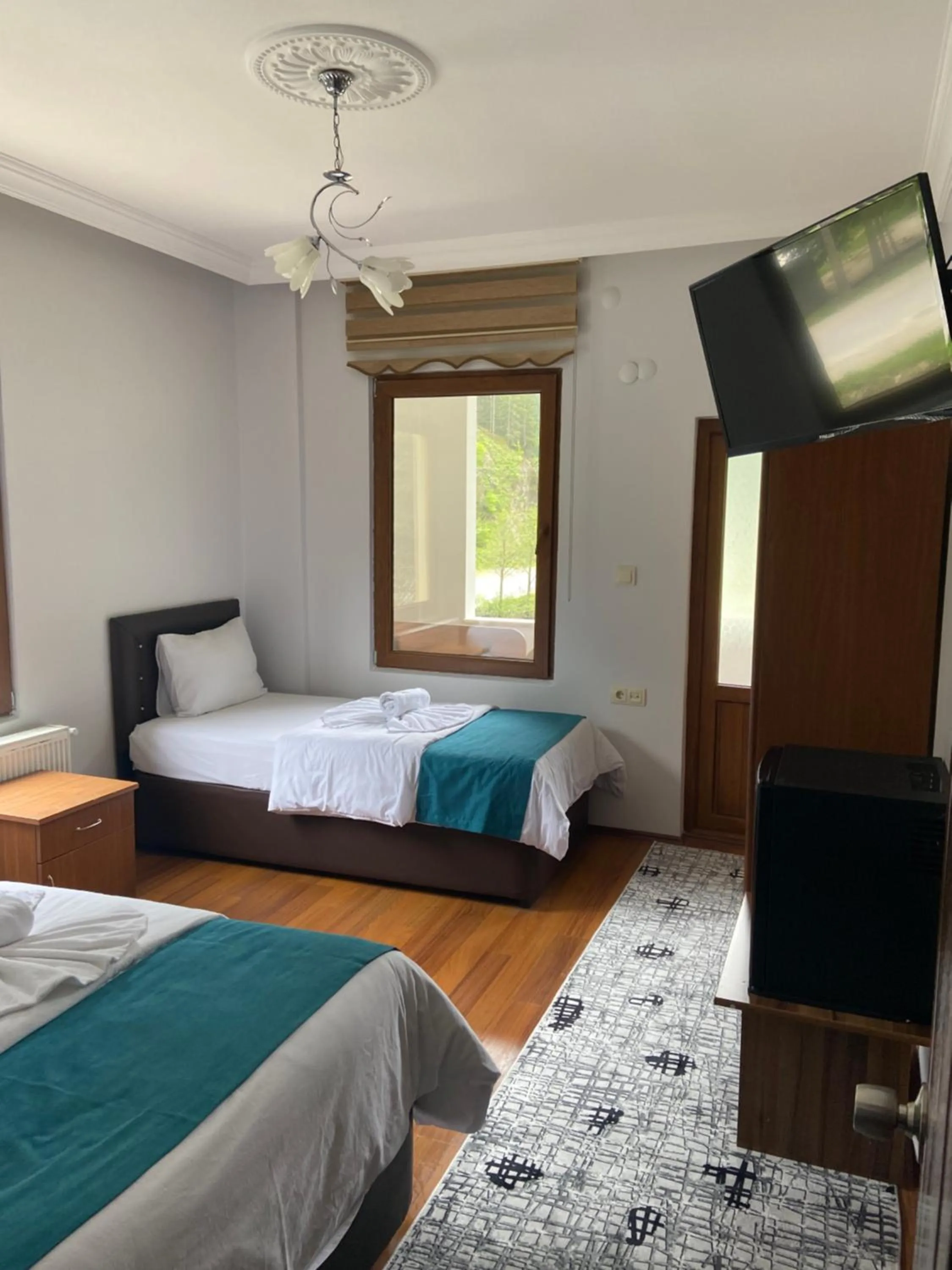 Communal lounge/ TV room in Uzungol Soylu Hotel