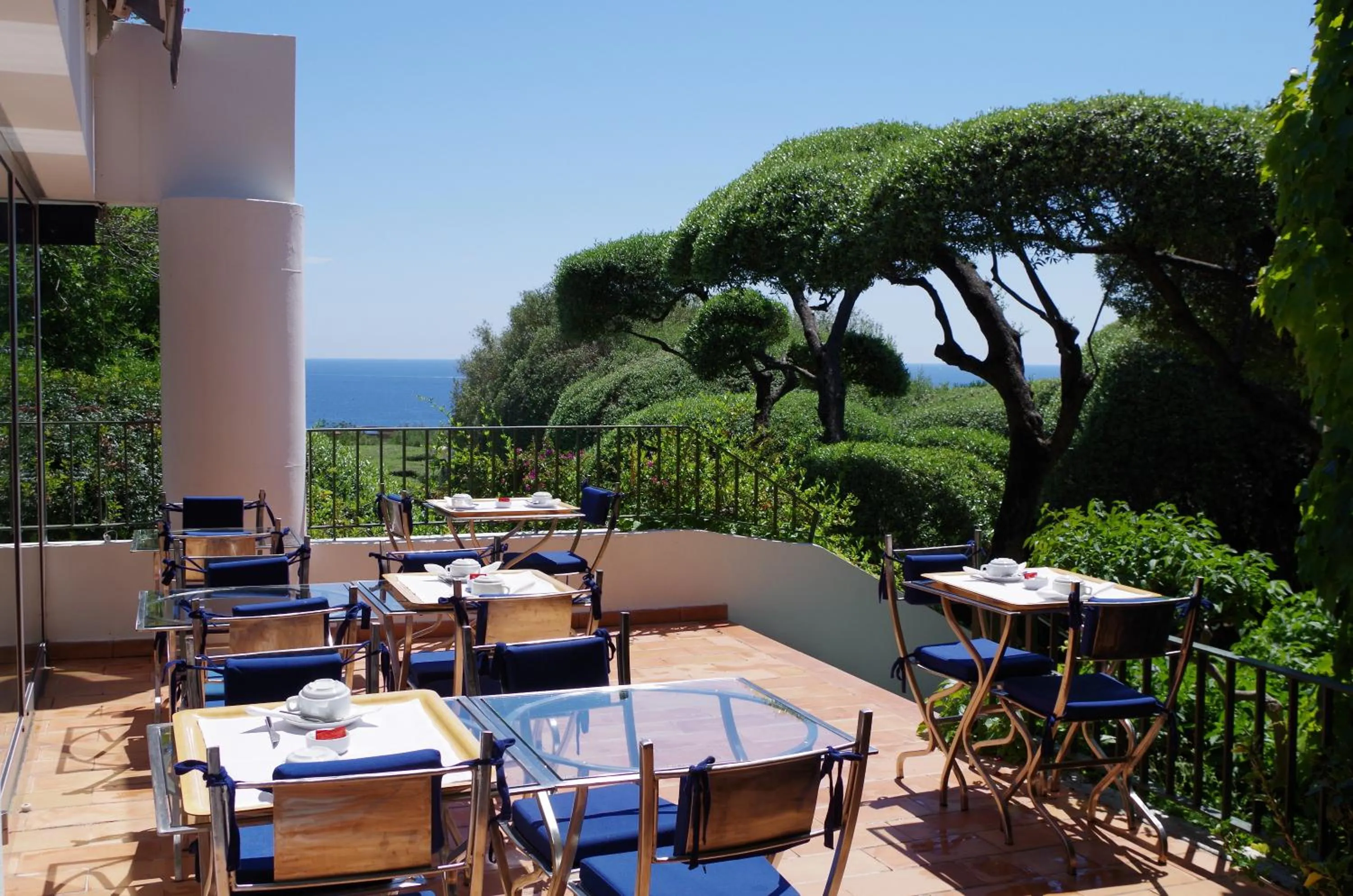 Restaurant/places to eat in Hôtel Pietracap