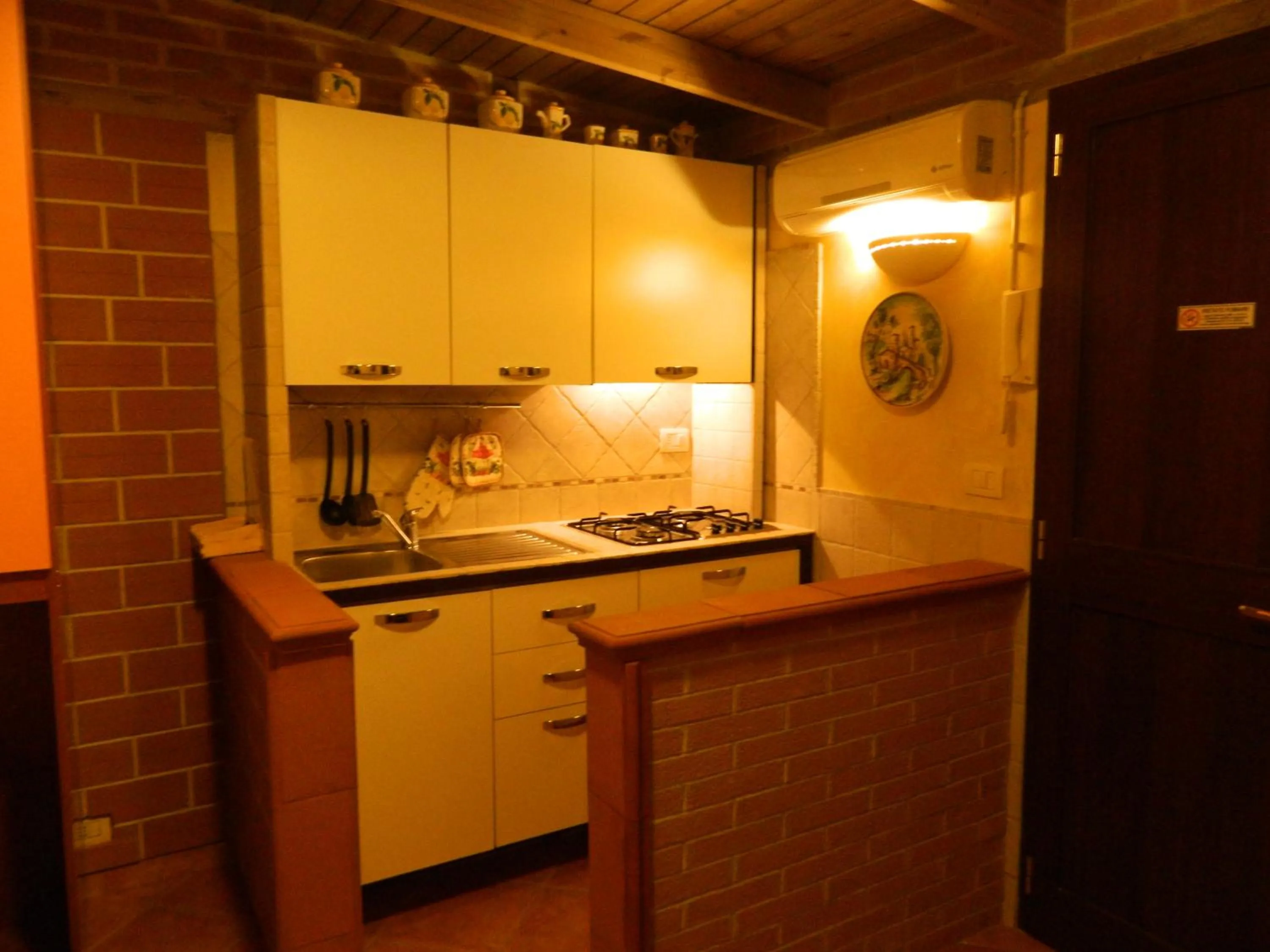 Kitchen or kitchenette in La Locanda di Decima