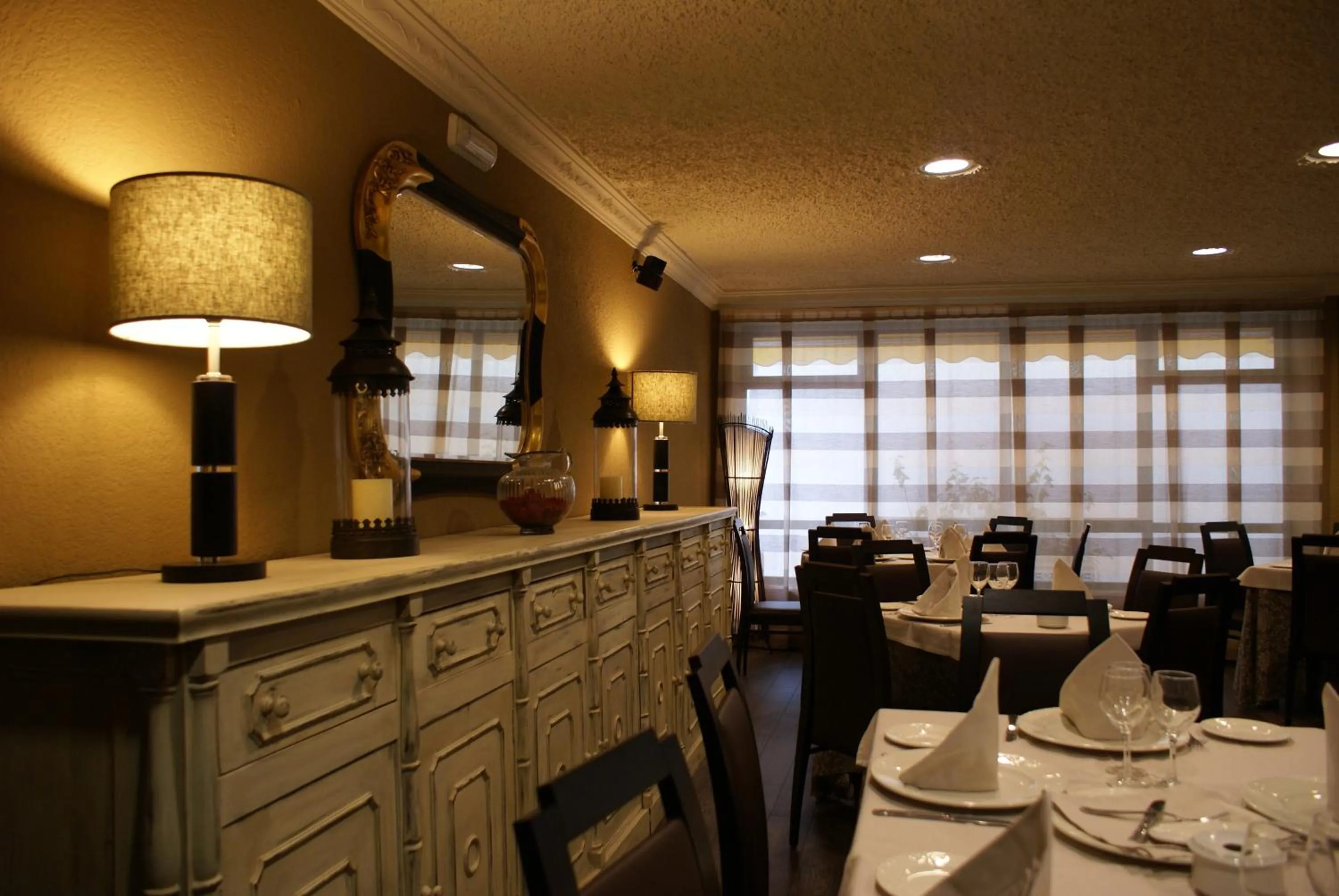 Restaurant/places to eat in Hotel Torre de Núñez